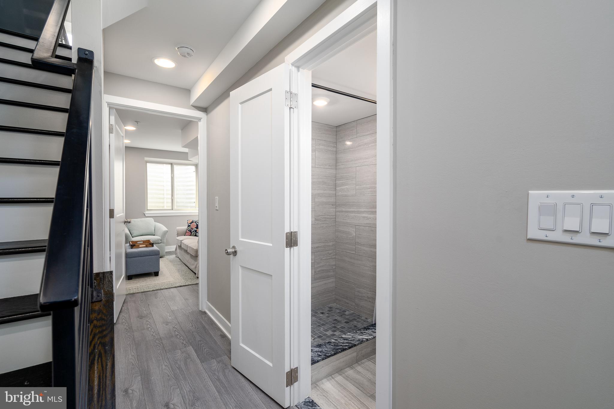 POINT BREEZE - Residential