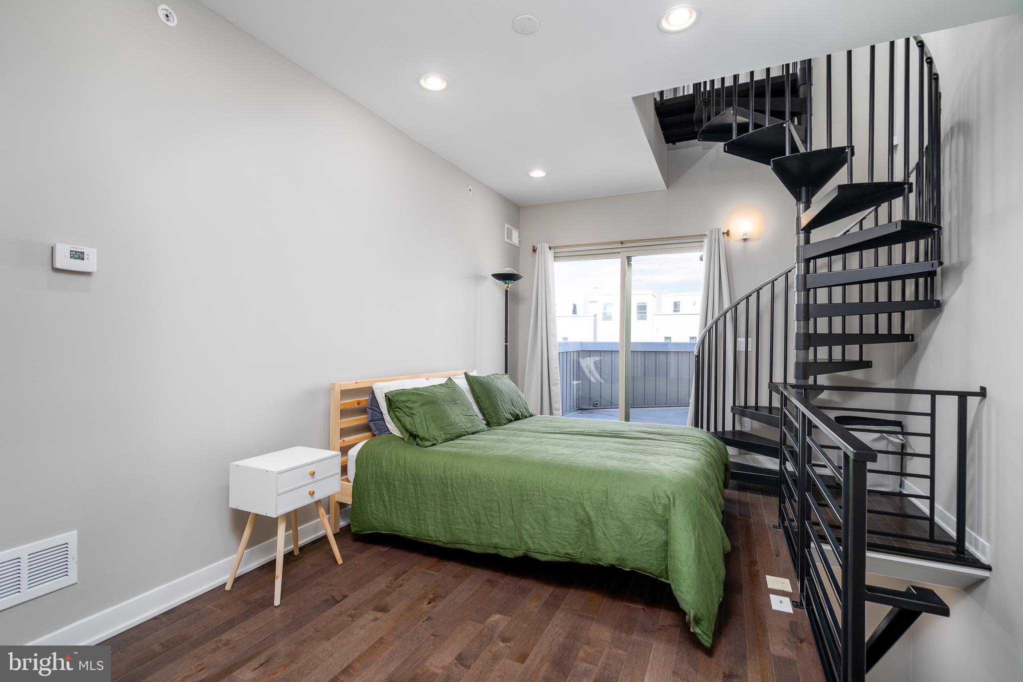 POINT BREEZE - Residential