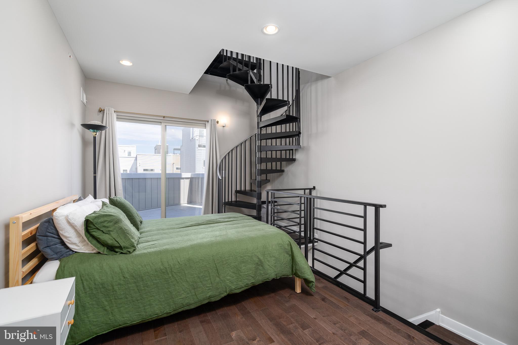 POINT BREEZE - Residential