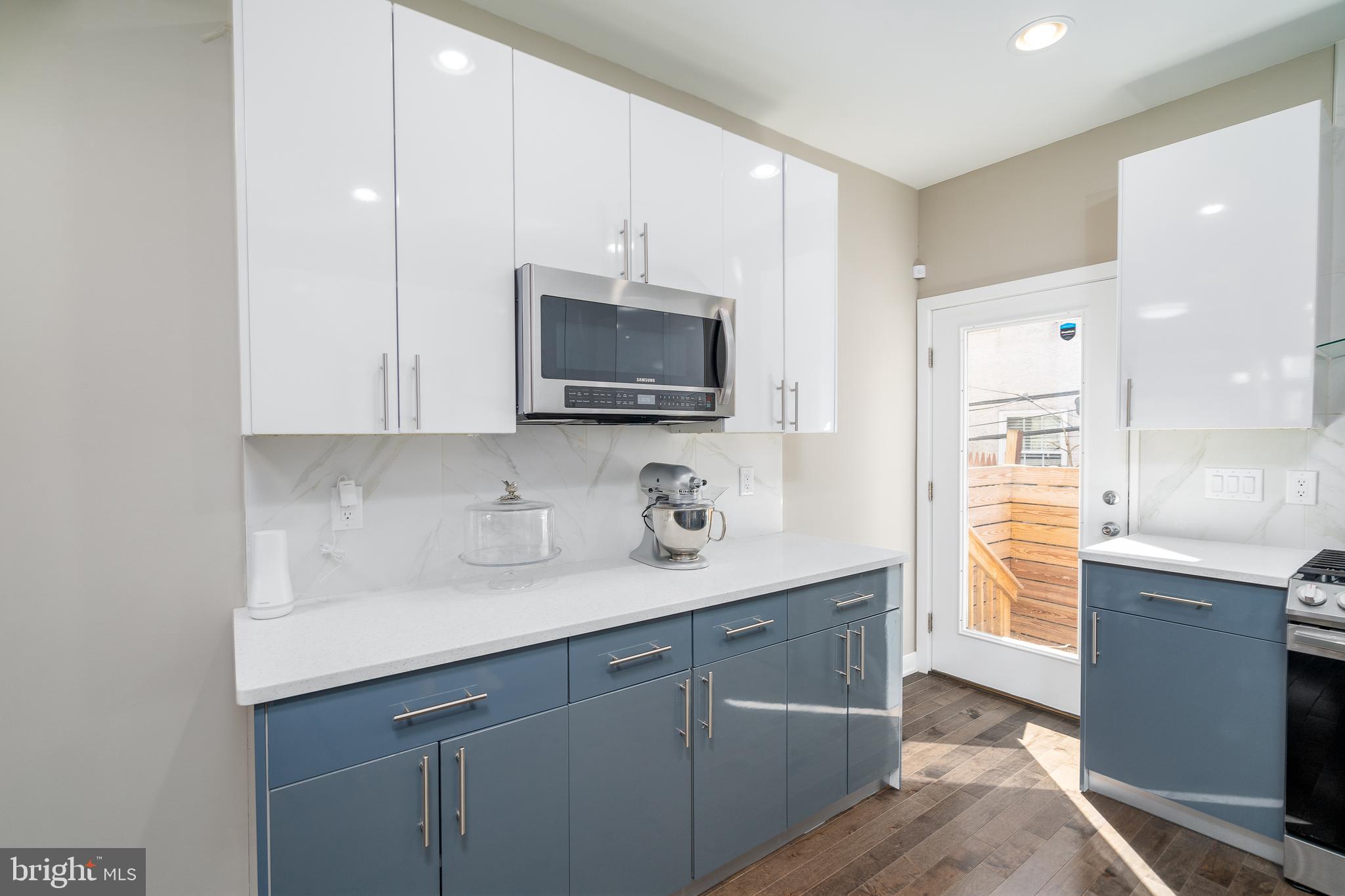 POINT BREEZE - Residential