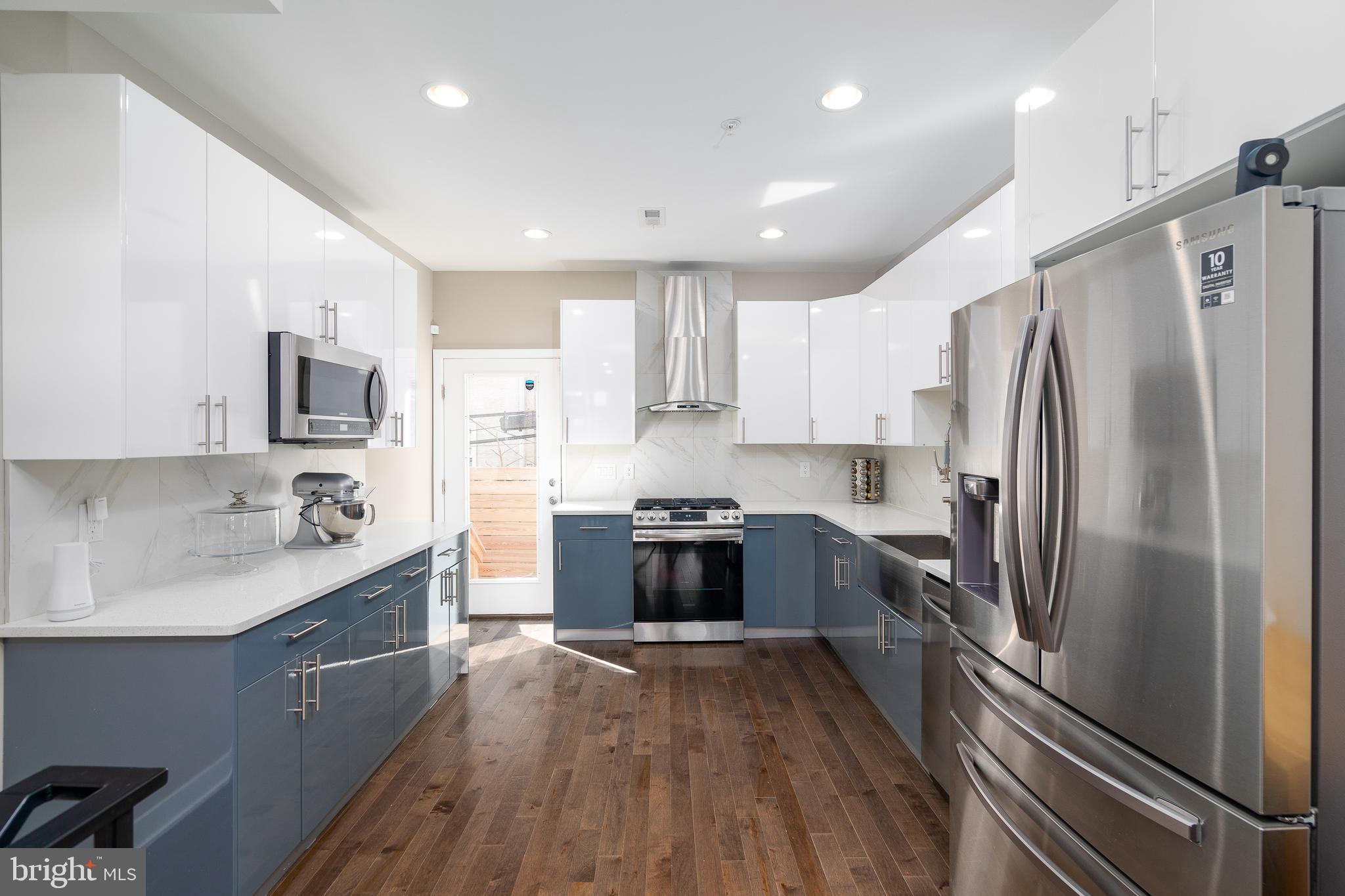 POINT BREEZE - Residential