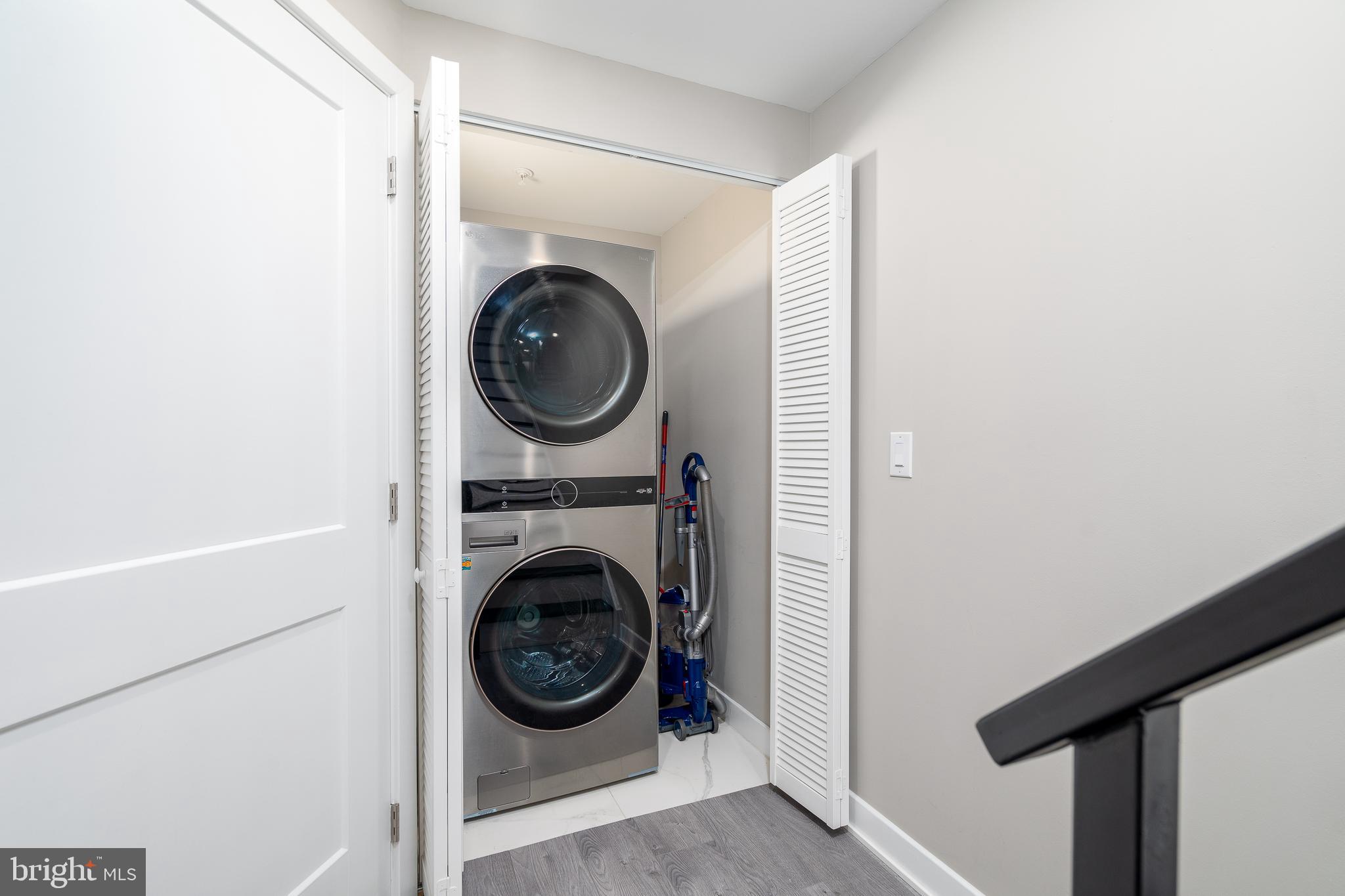 POINT BREEZE - Residential