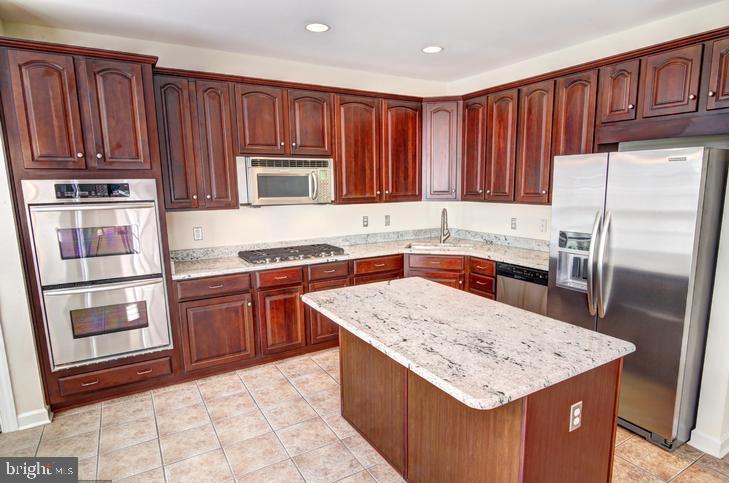 LORTON STATION SOUTH - Residential Lease