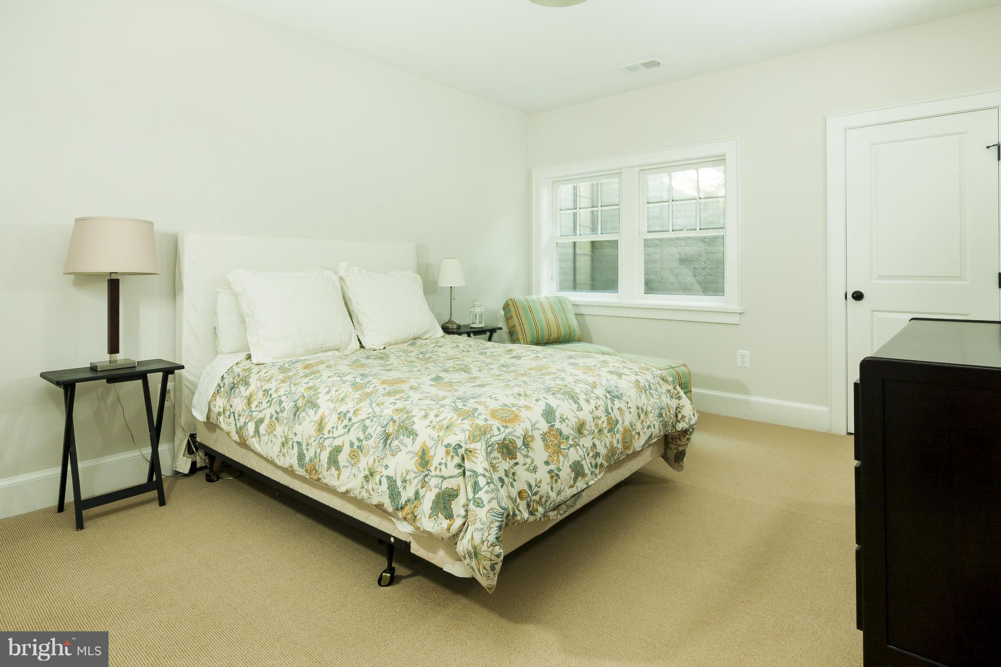 LEE HEIGHTS - Residential