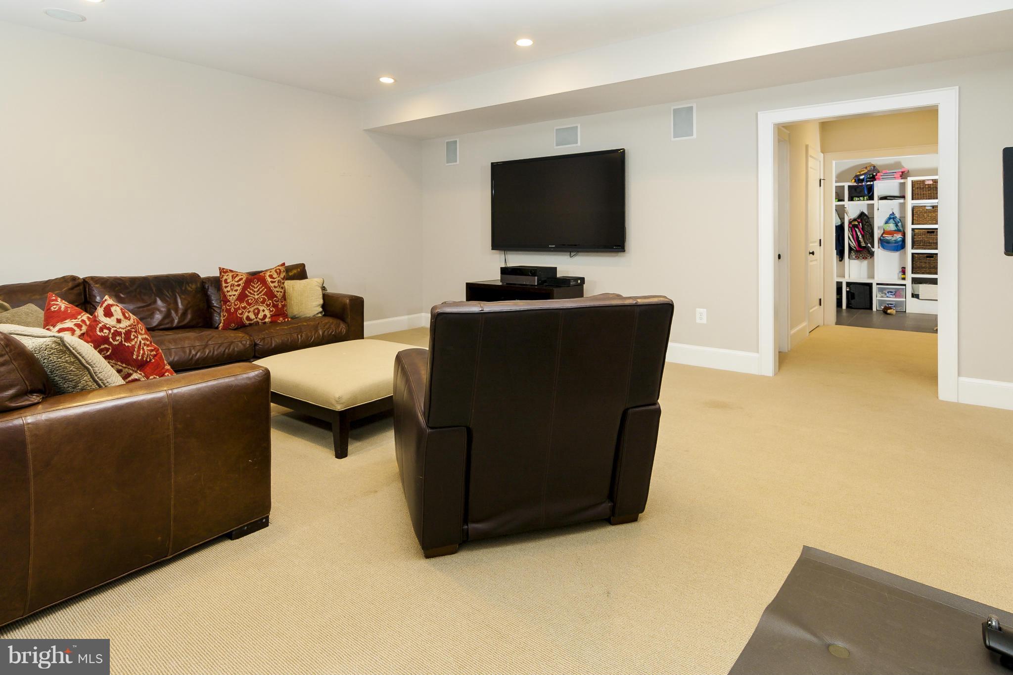 LEE HEIGHTS - Residential