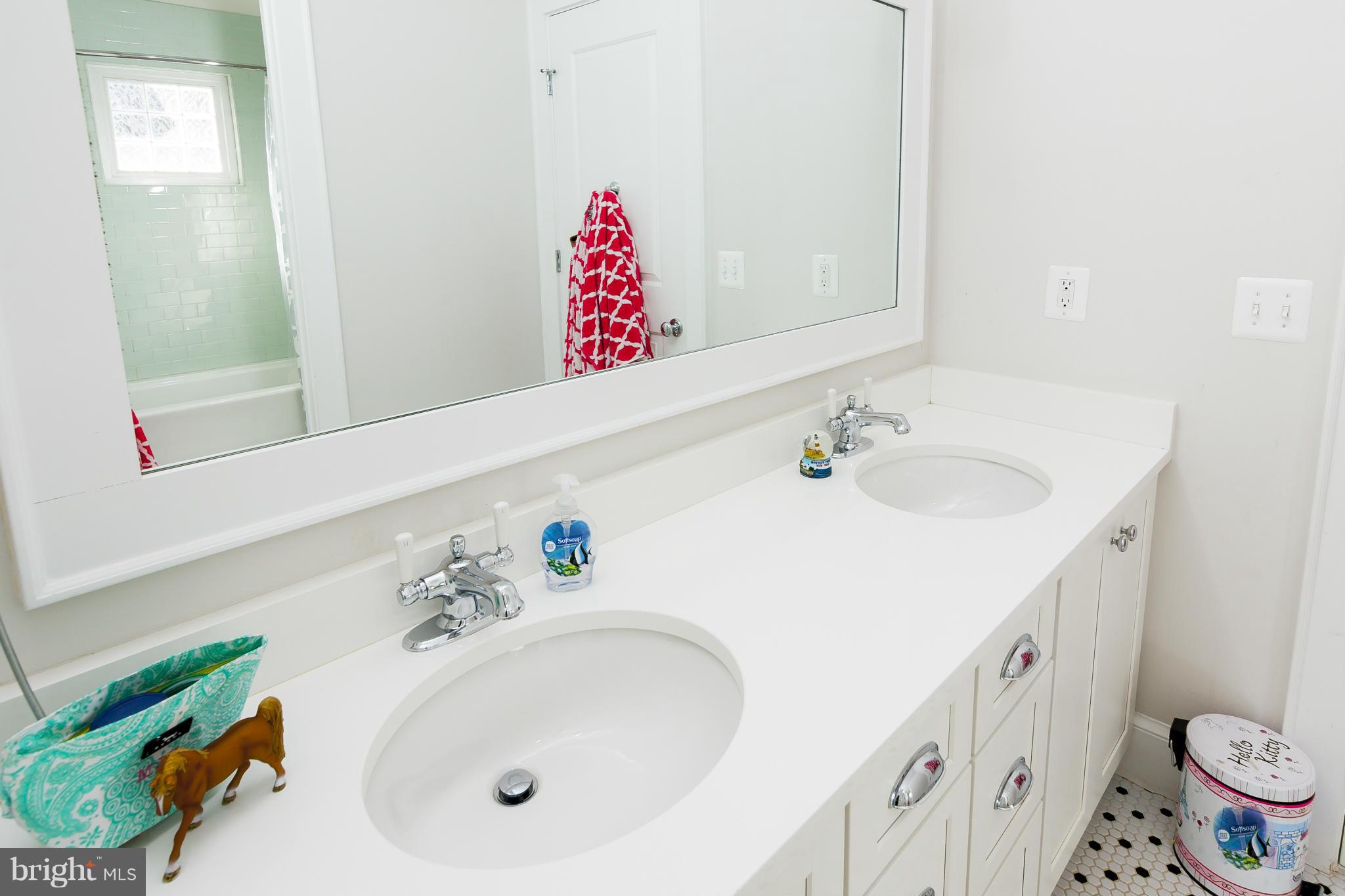 LEE HEIGHTS - Residential