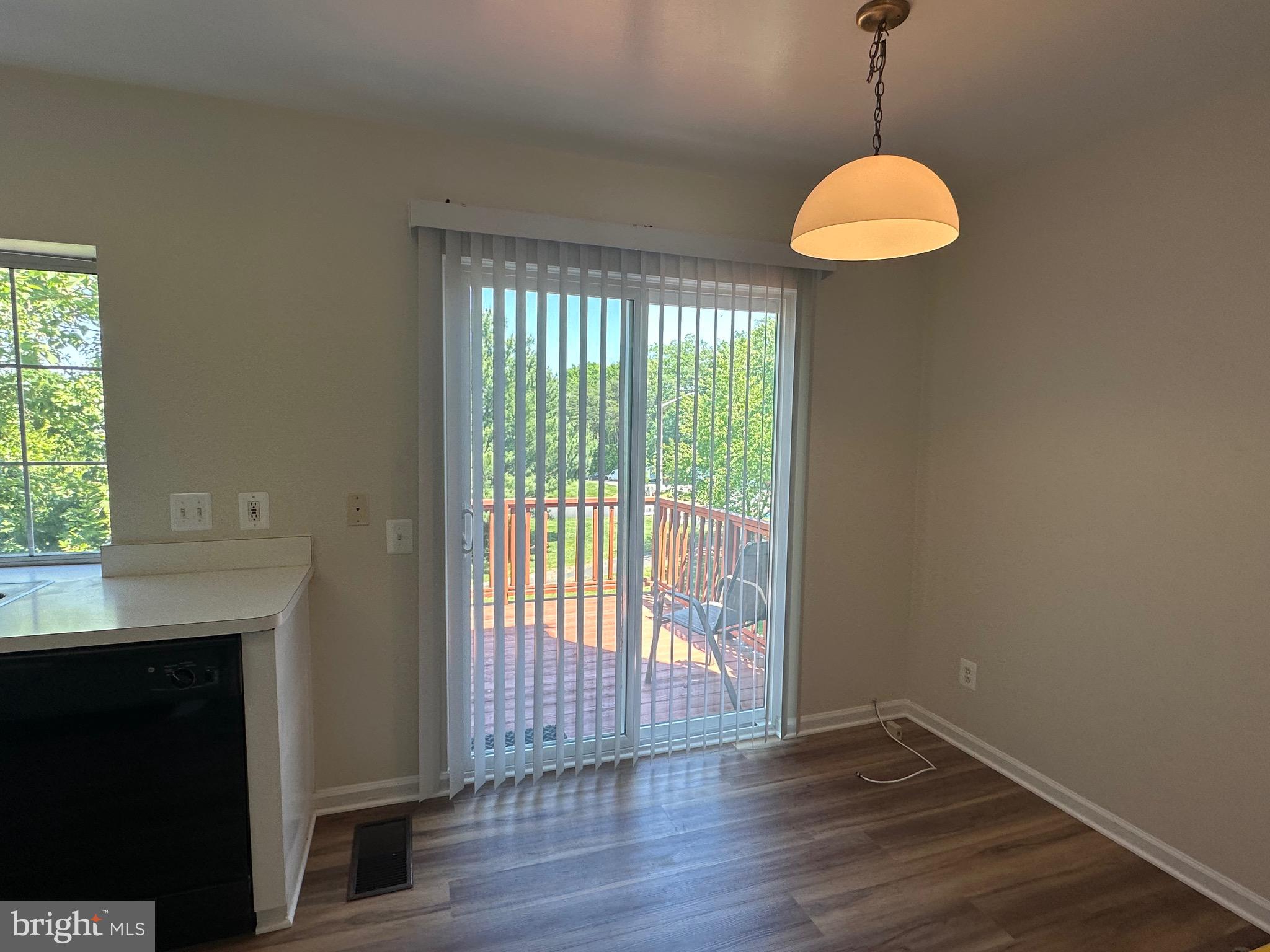 CAROLYN FOREST - Residential Lease