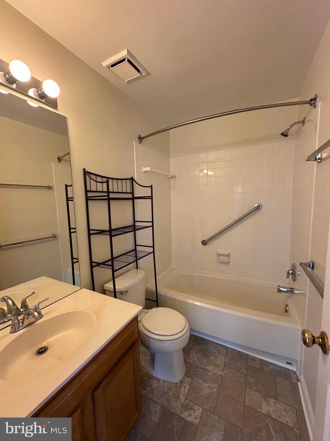 CAROLYN FOREST - Residential Lease