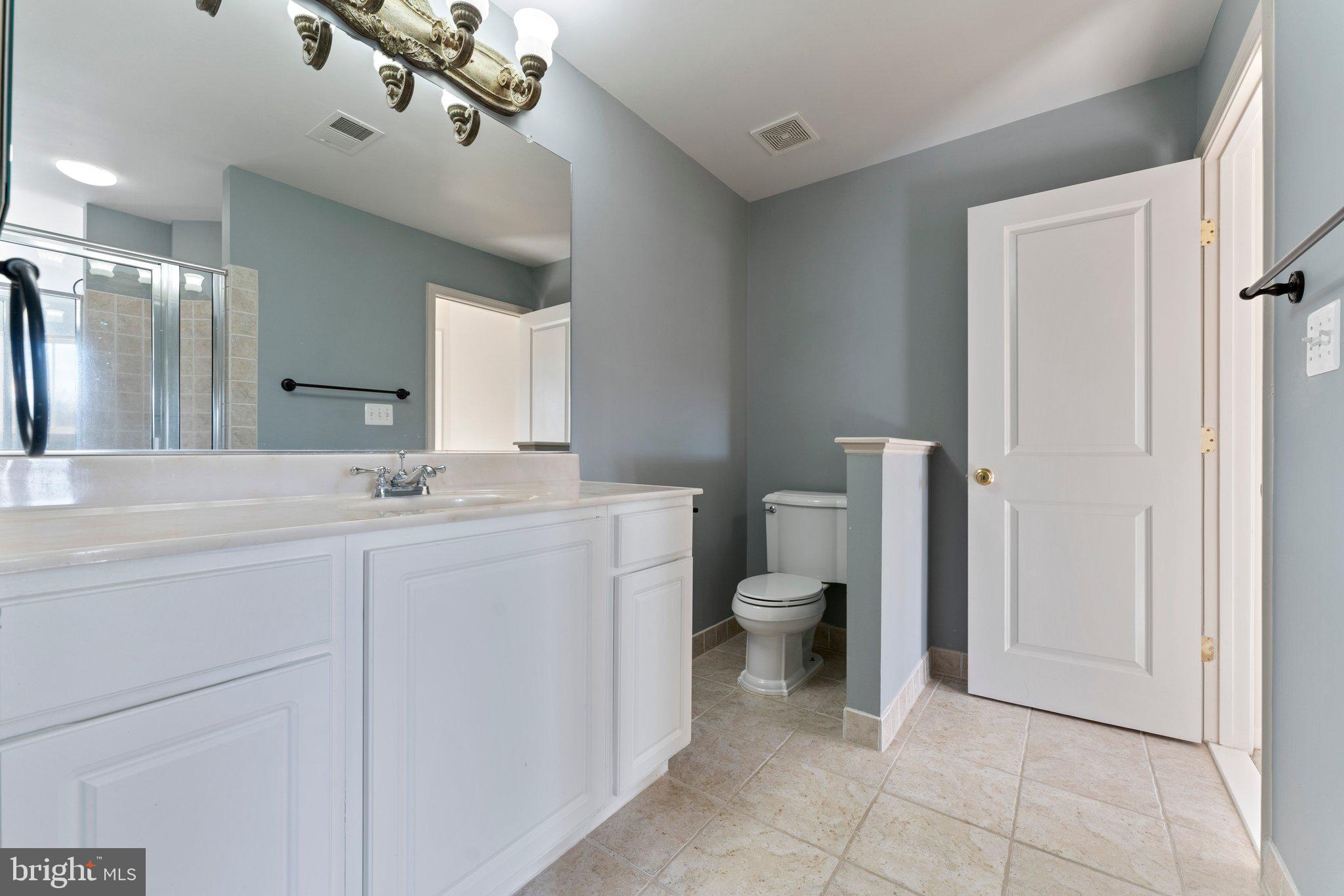 VINT HILL - Residential Lease