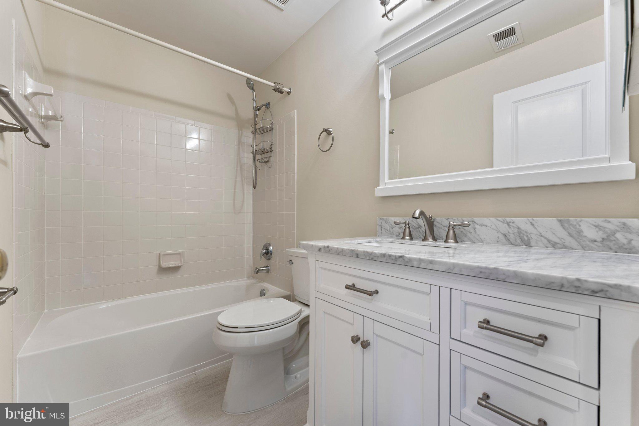 VINT HILL - Residential Lease