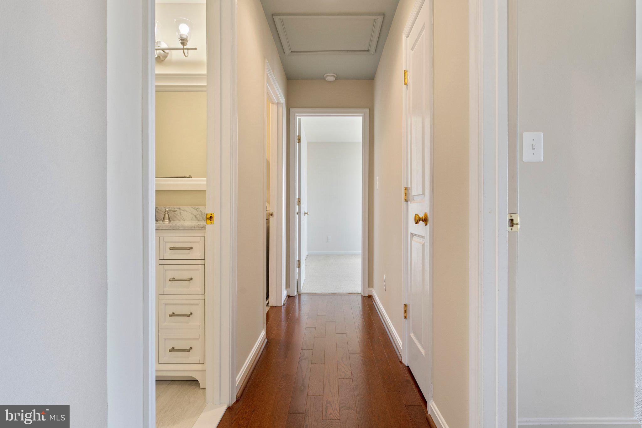 VINT HILL - Residential Lease