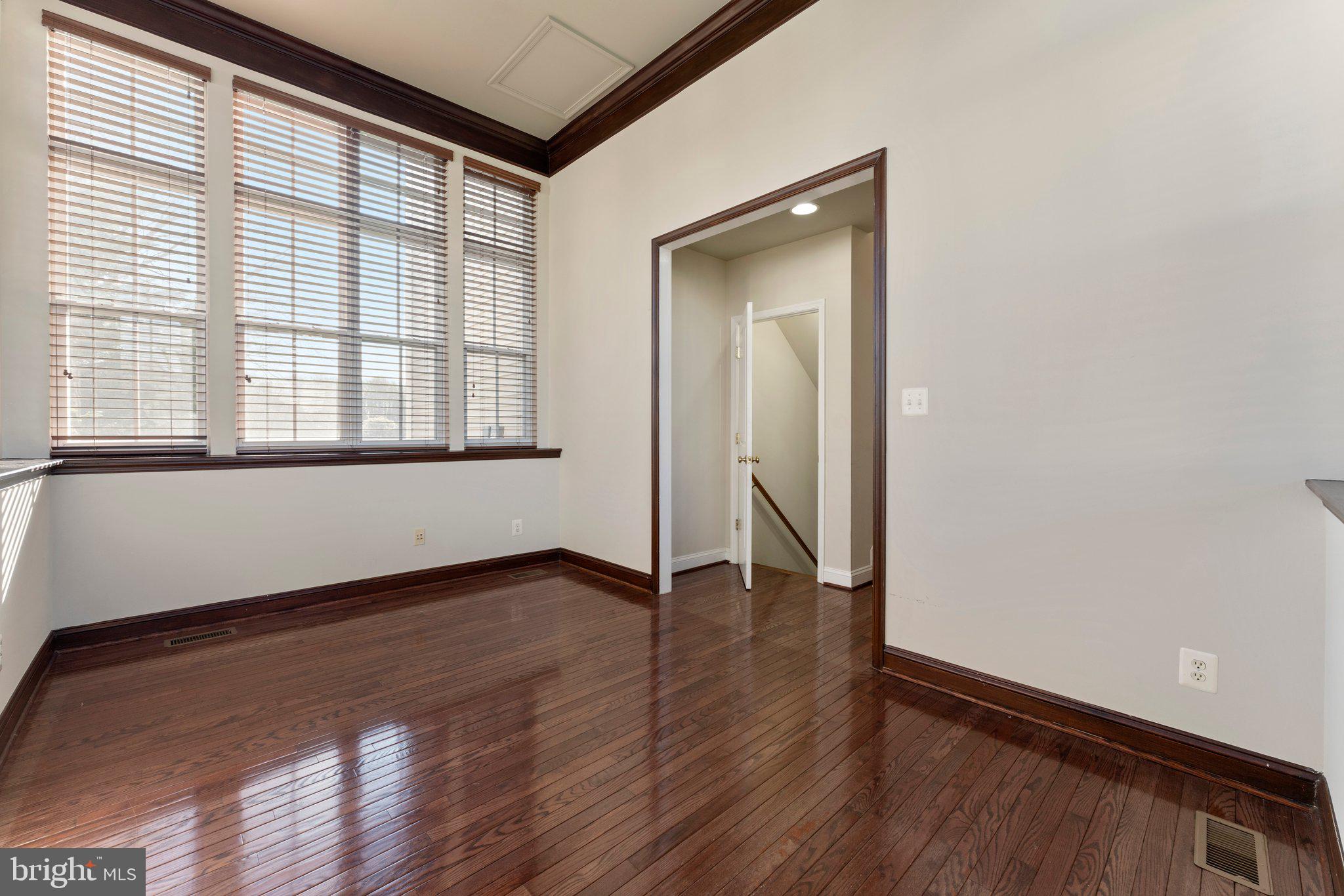 VINT HILL - Residential Lease