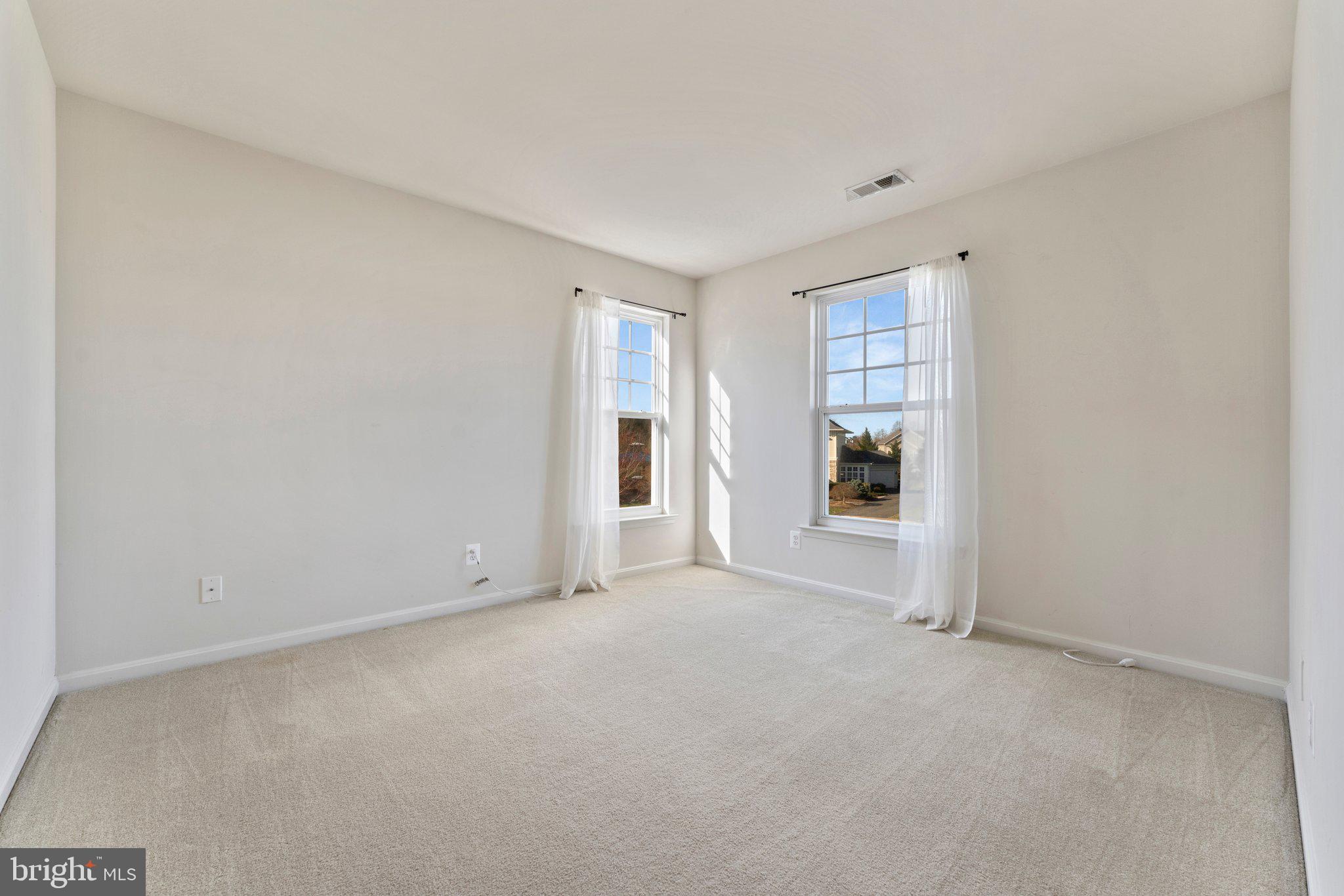 VINT HILL - Residential Lease