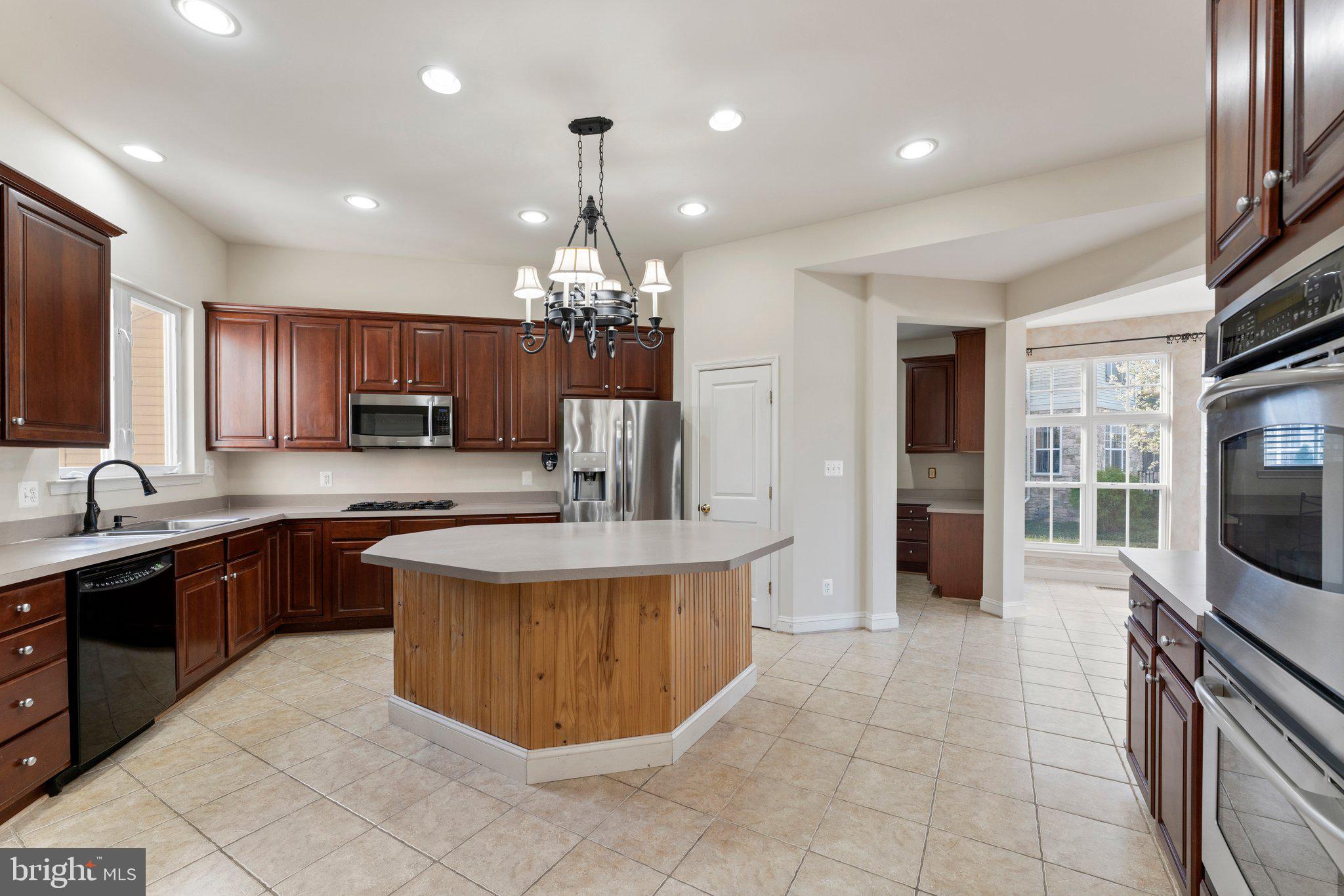 VINT HILL - Residential Lease