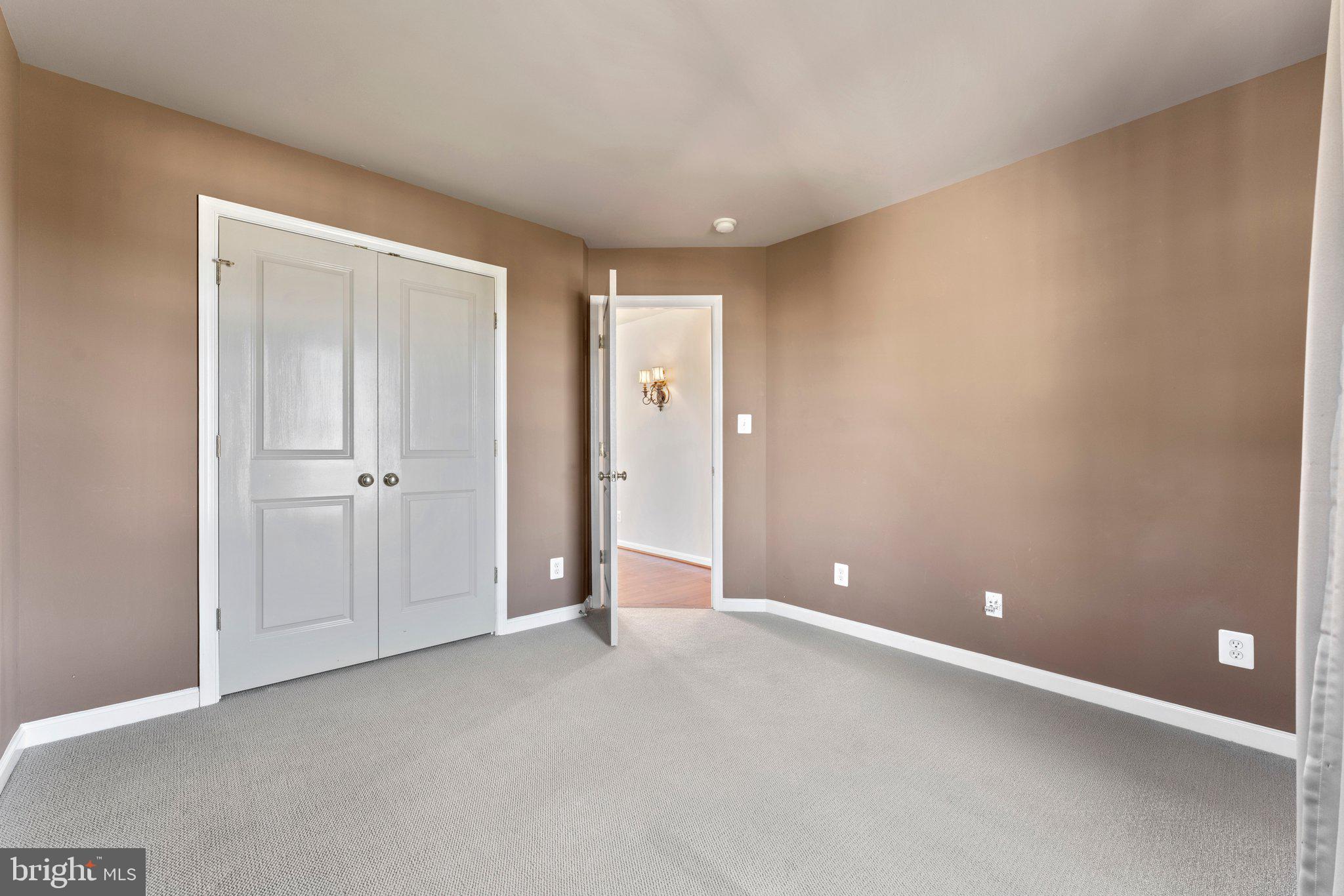 VINT HILL - Residential Lease