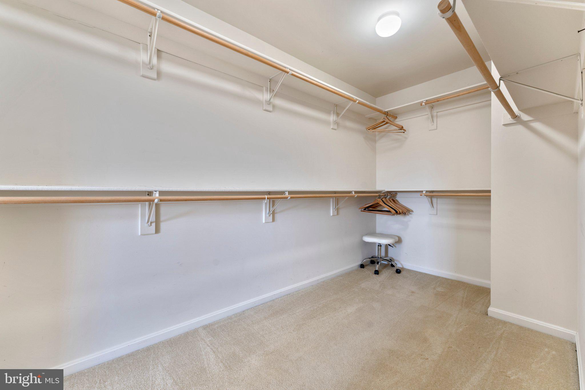 VINT HILL - Residential Lease