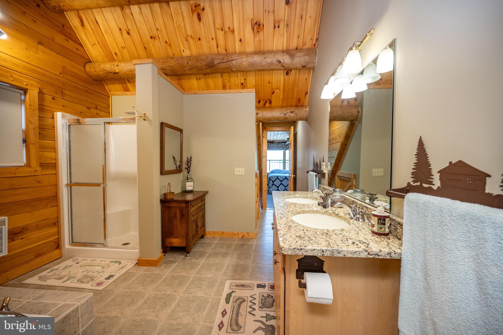 PARADISE ESTATES - Residential