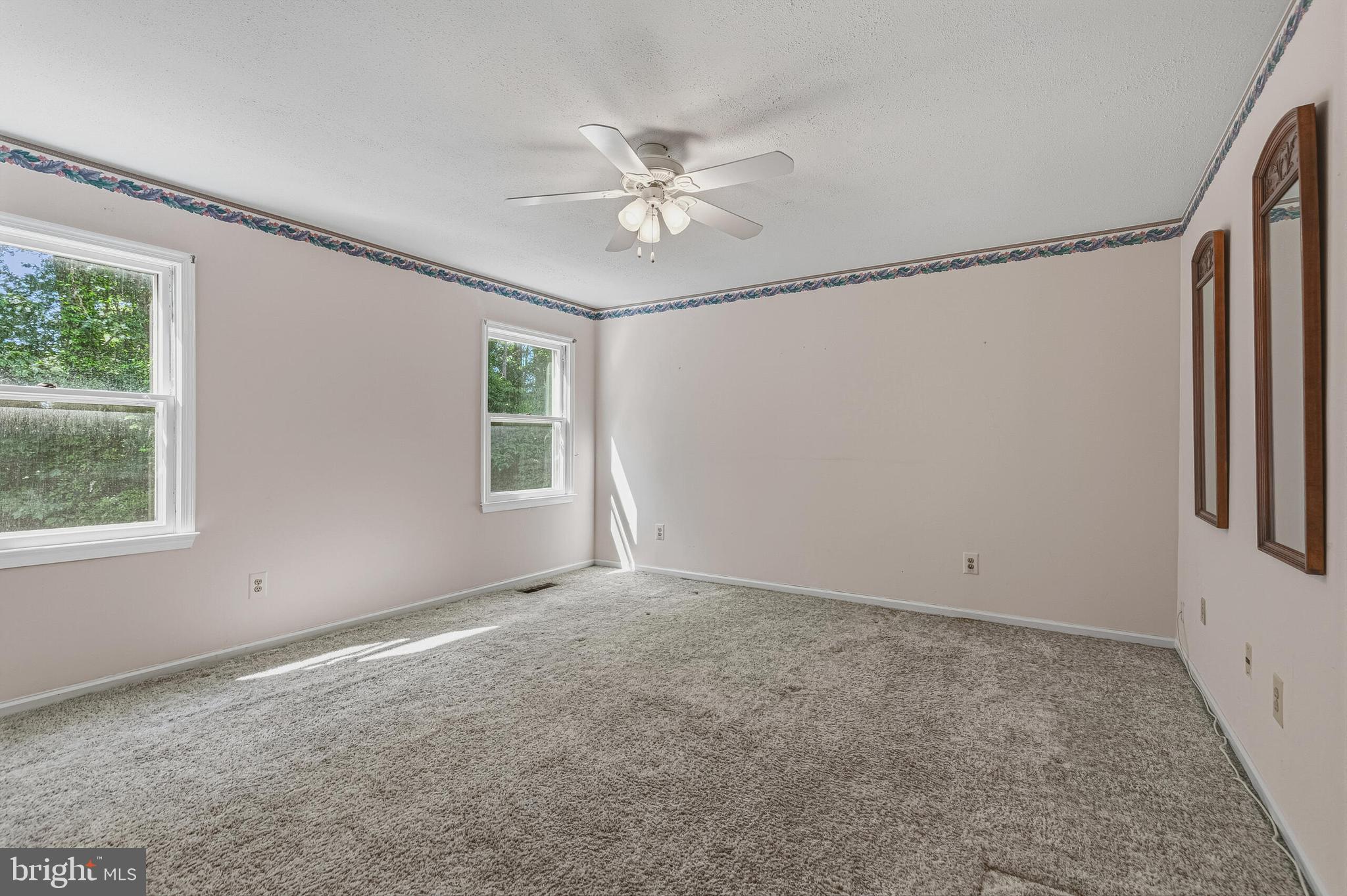 LONGWOOD KNOLLS - Residential