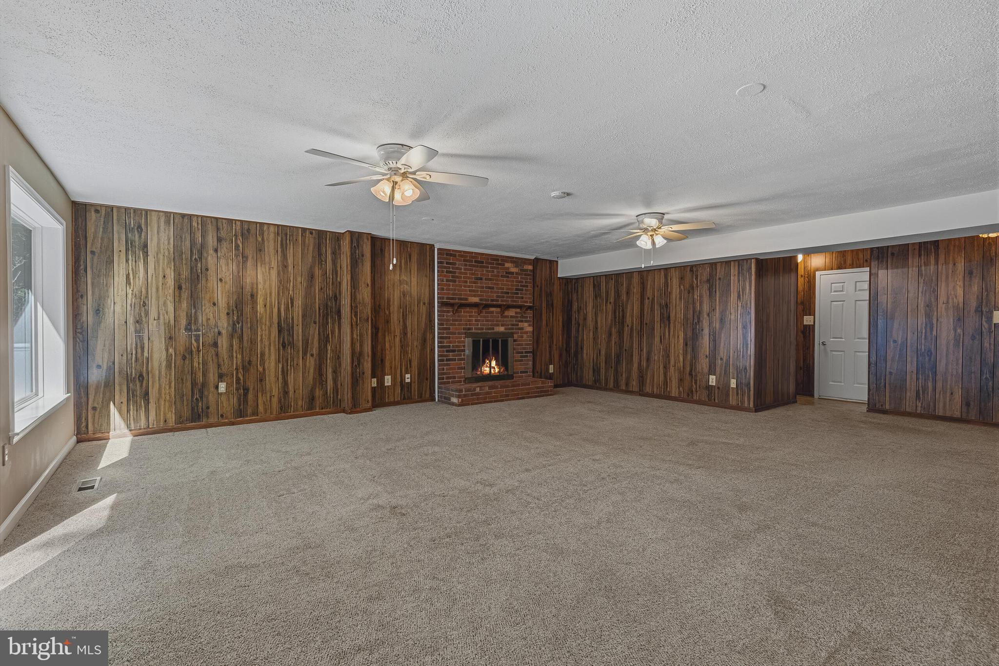 LONGWOOD KNOLLS - Residential