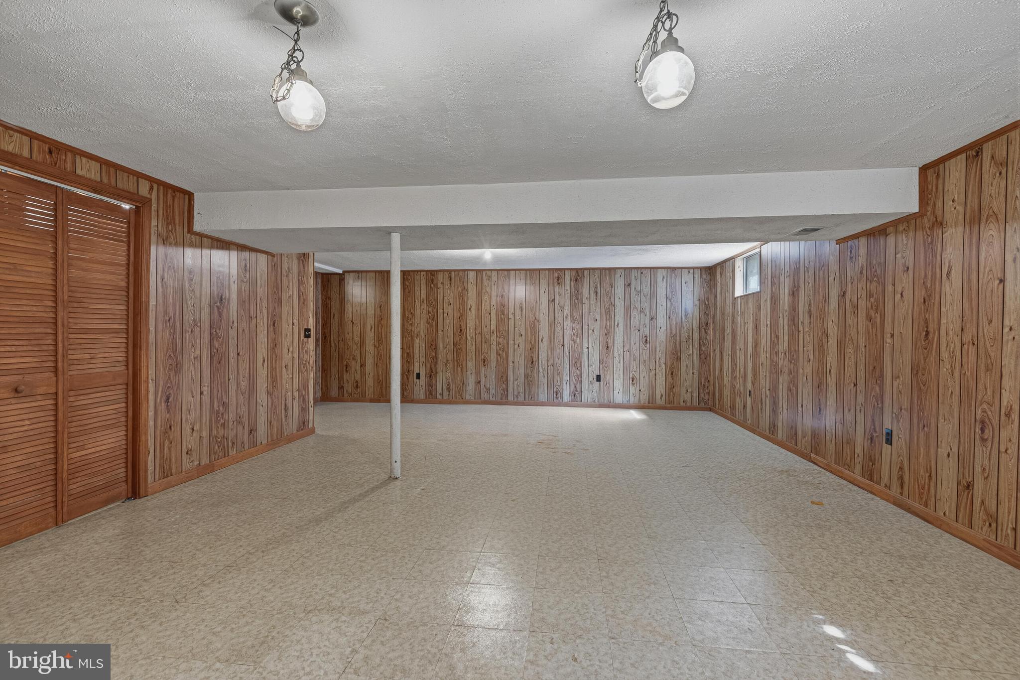 LONGWOOD KNOLLS - Residential