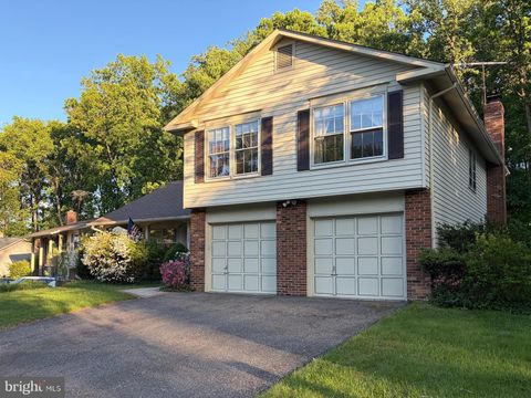 Photo of 7207 Neaptide Lane, BURKE, VA 22015 (MLS # VAFX2307774)