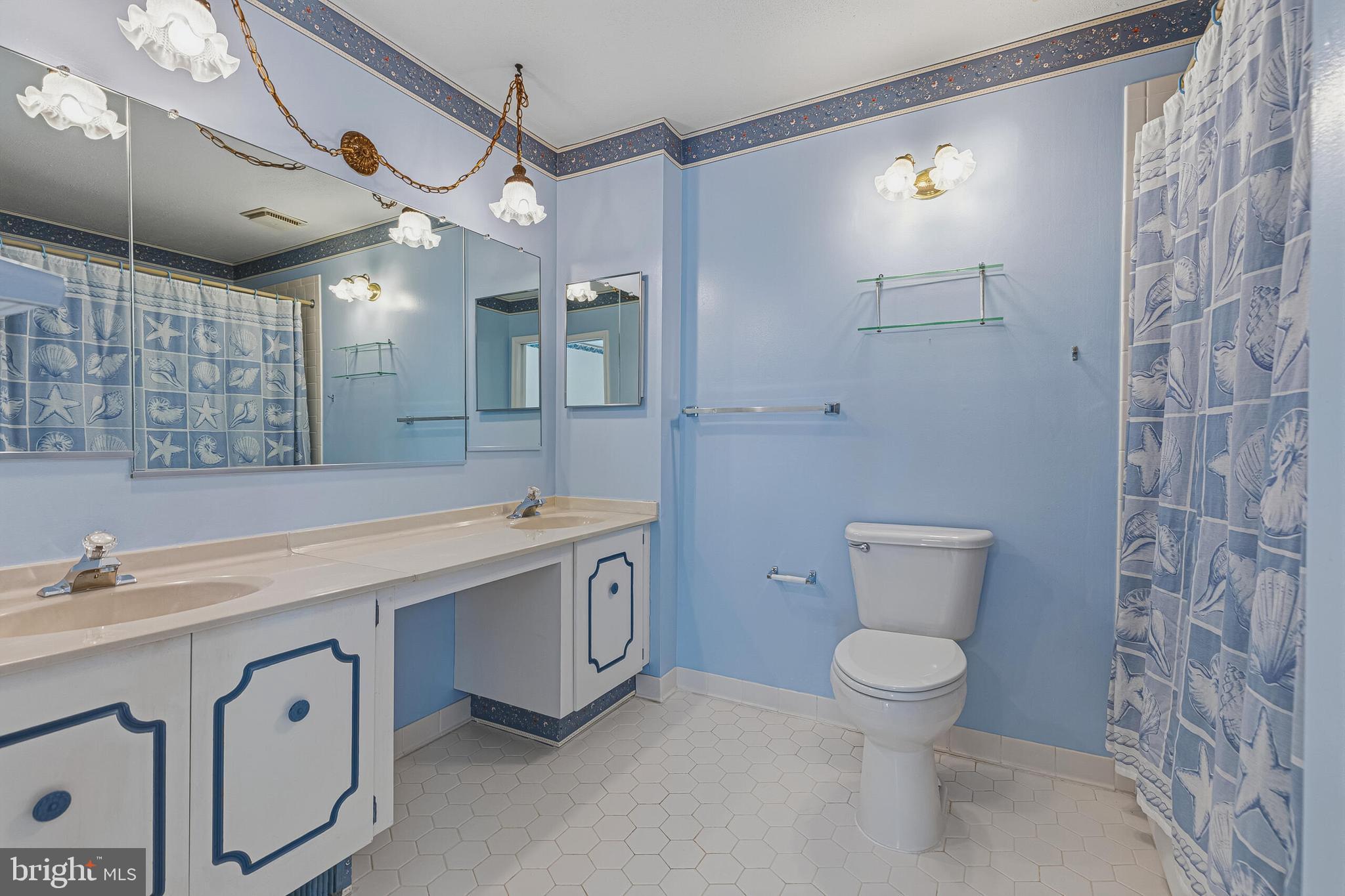 LONGWOOD KNOLLS - Residential