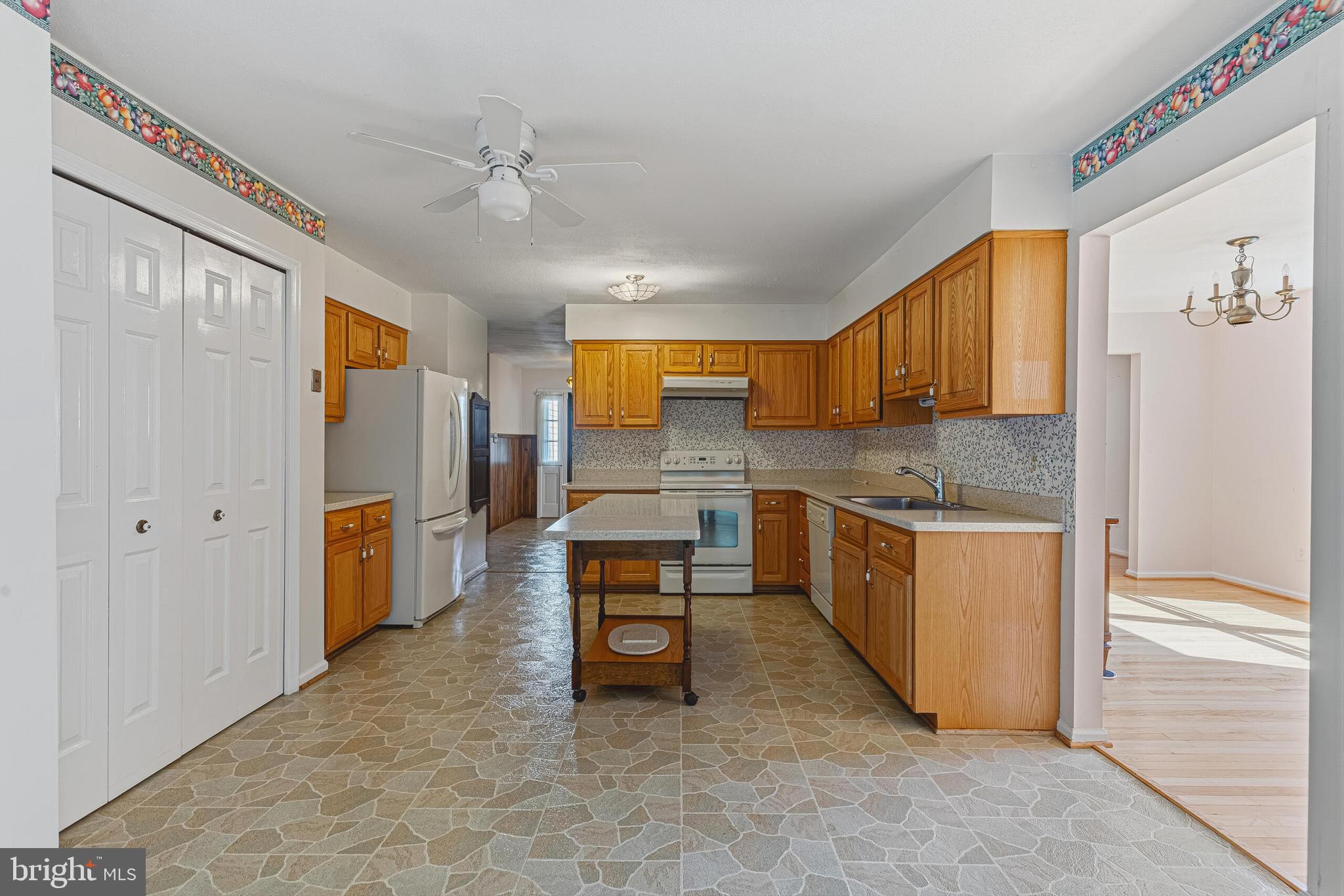 LONGWOOD KNOLLS - Residential