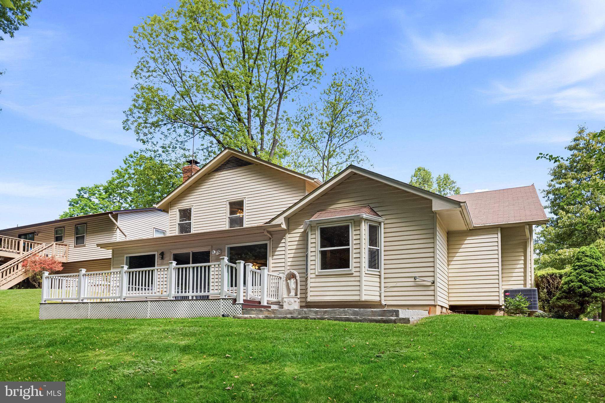 LONGWOOD KNOLLS - Residential
