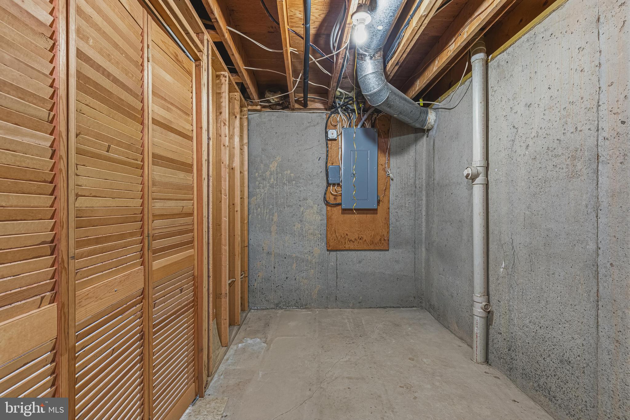 LONGWOOD KNOLLS - Residential