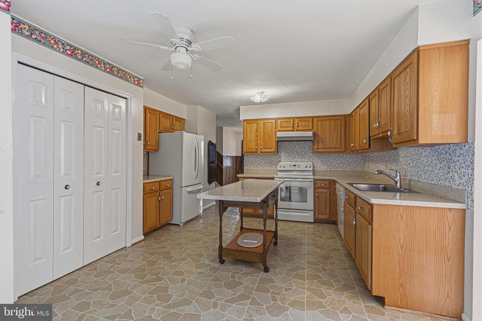 LONGWOOD KNOLLS - Residential