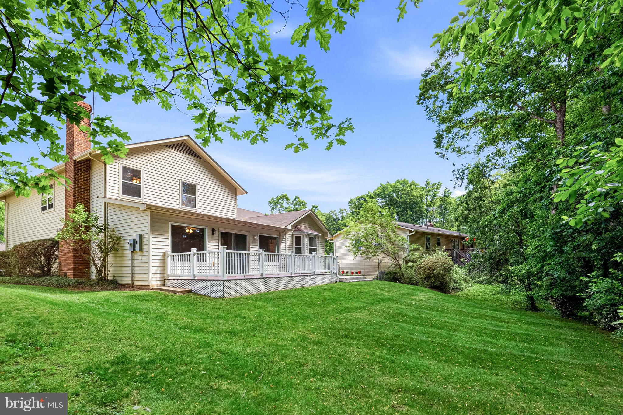 LONGWOOD KNOLLS - Residential