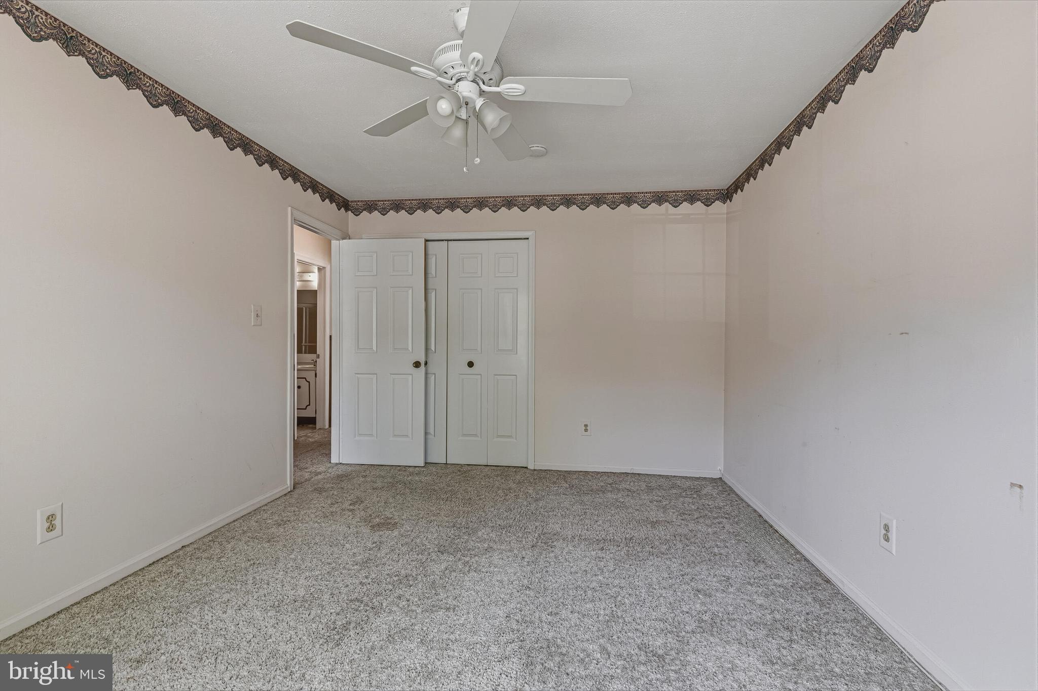 LONGWOOD KNOLLS - Residential