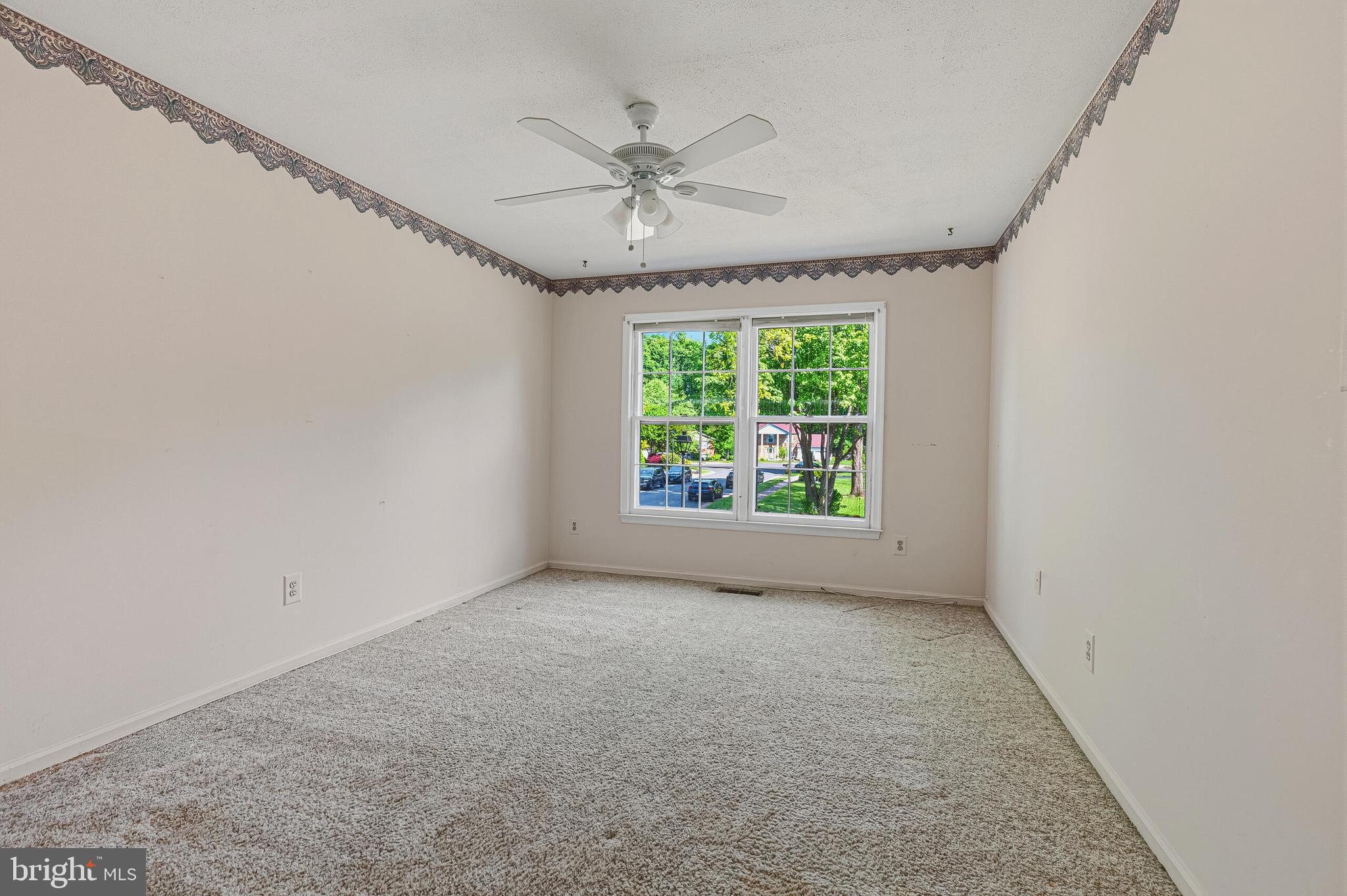 LONGWOOD KNOLLS - Residential