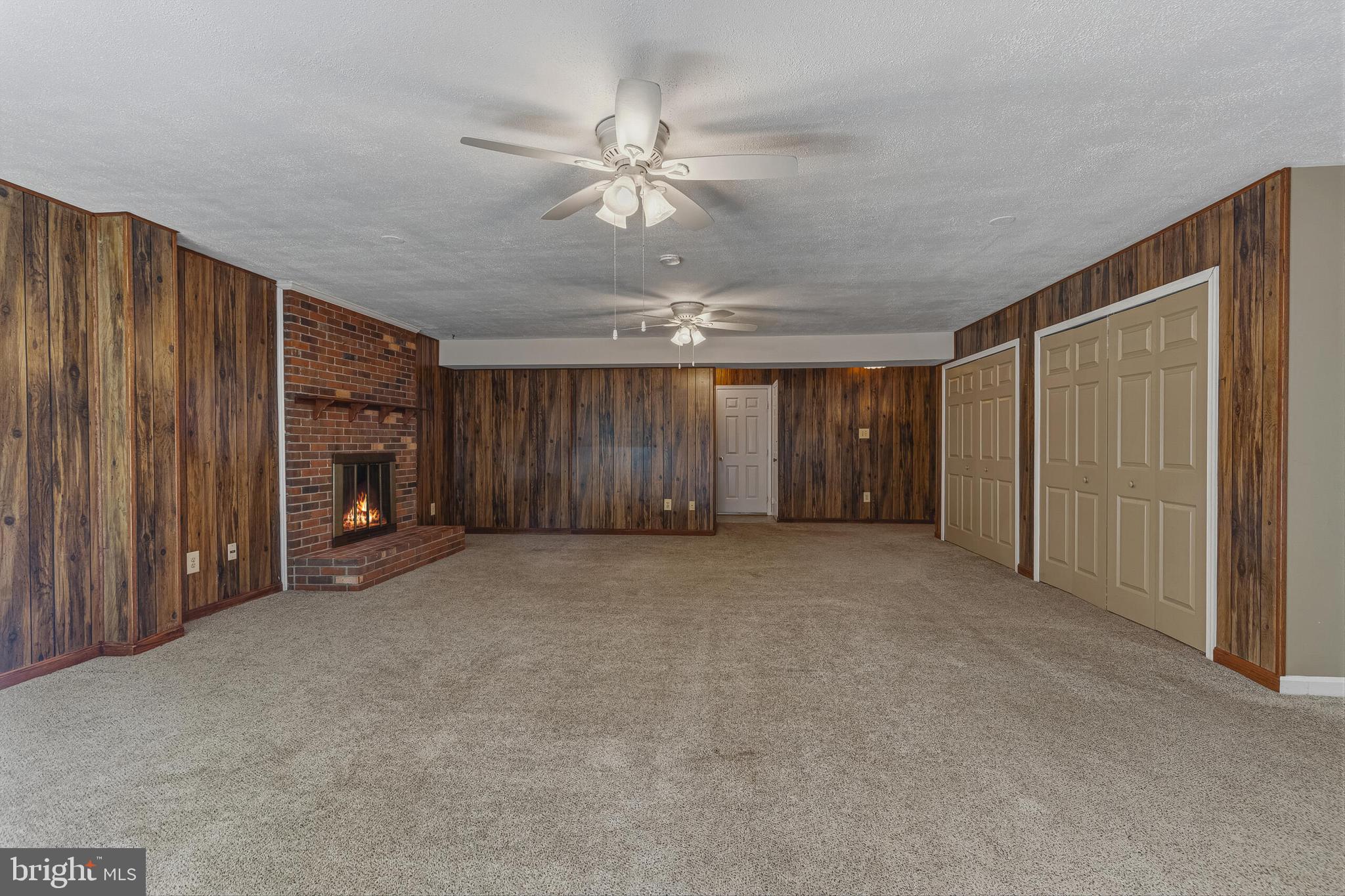 LONGWOOD KNOLLS - Residential