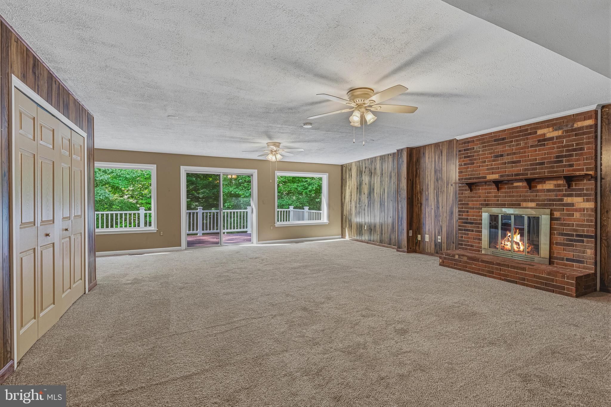 LONGWOOD KNOLLS - Residential