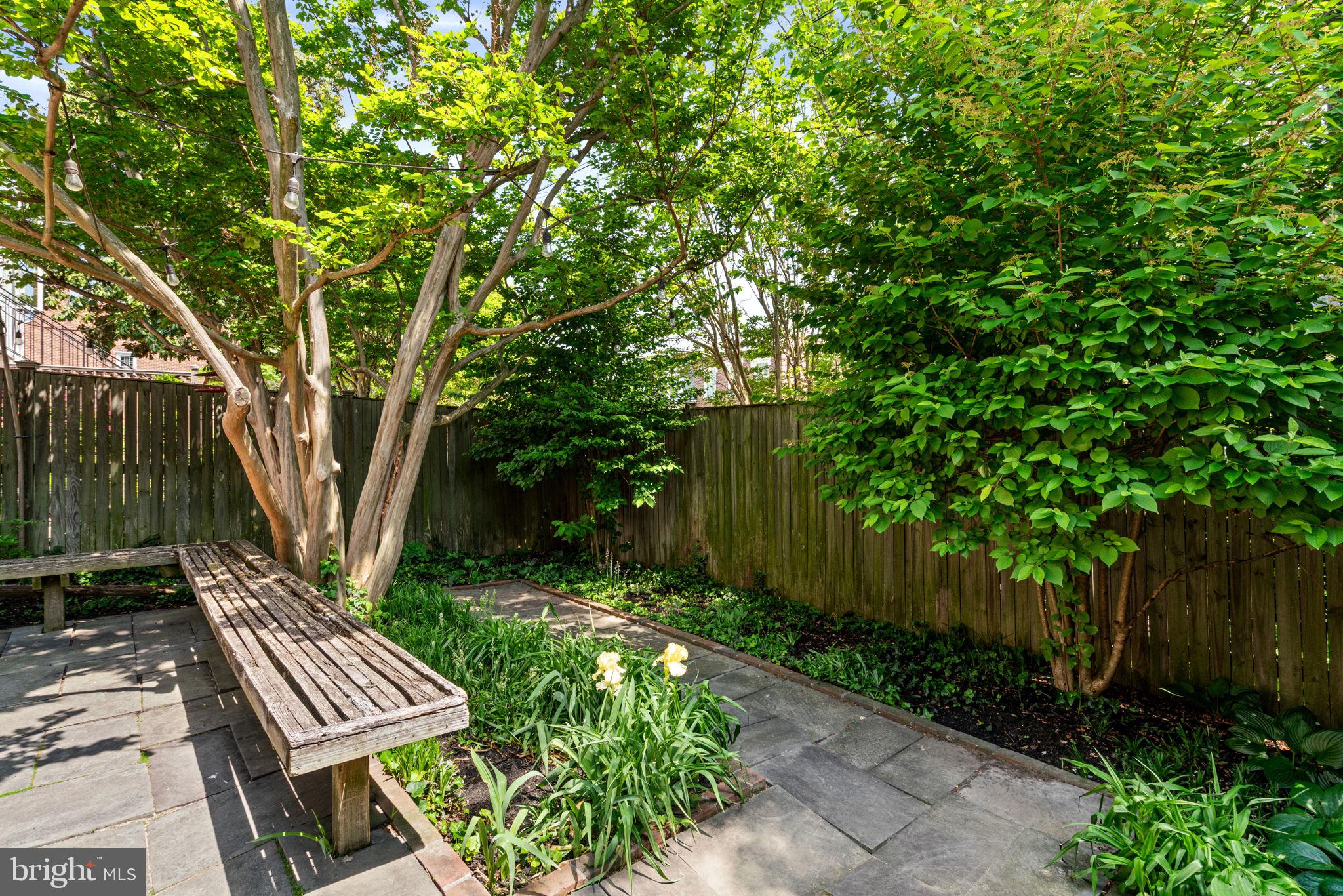 YATES GARDENS - Residential