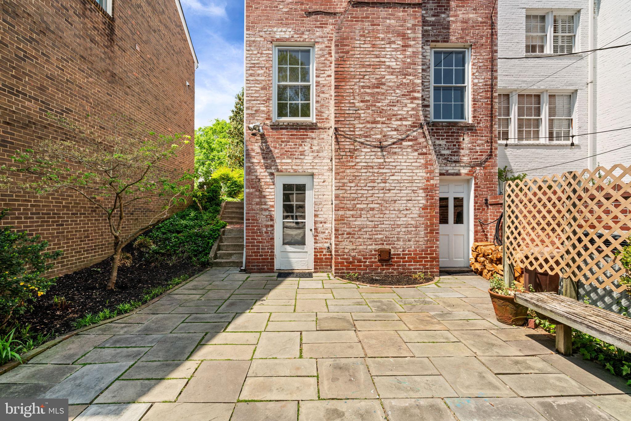 YATES GARDENS - Residential