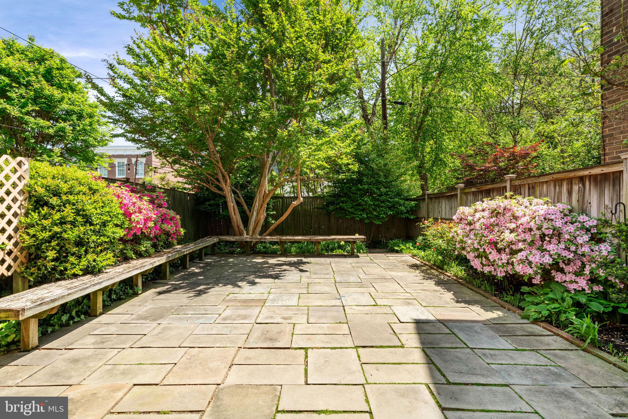 YATES GARDENS - Residential