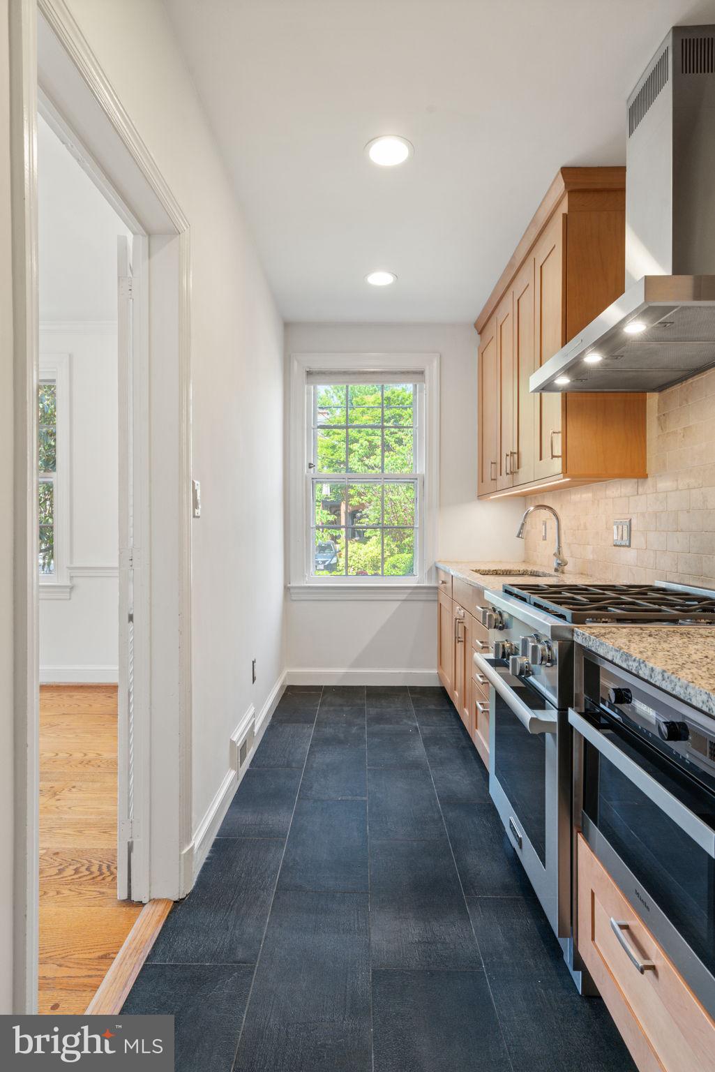 YATES GARDENS - Residential