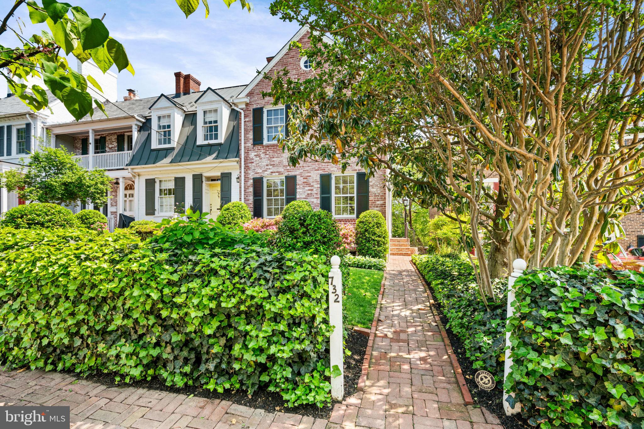 YATES GARDENS - Residential