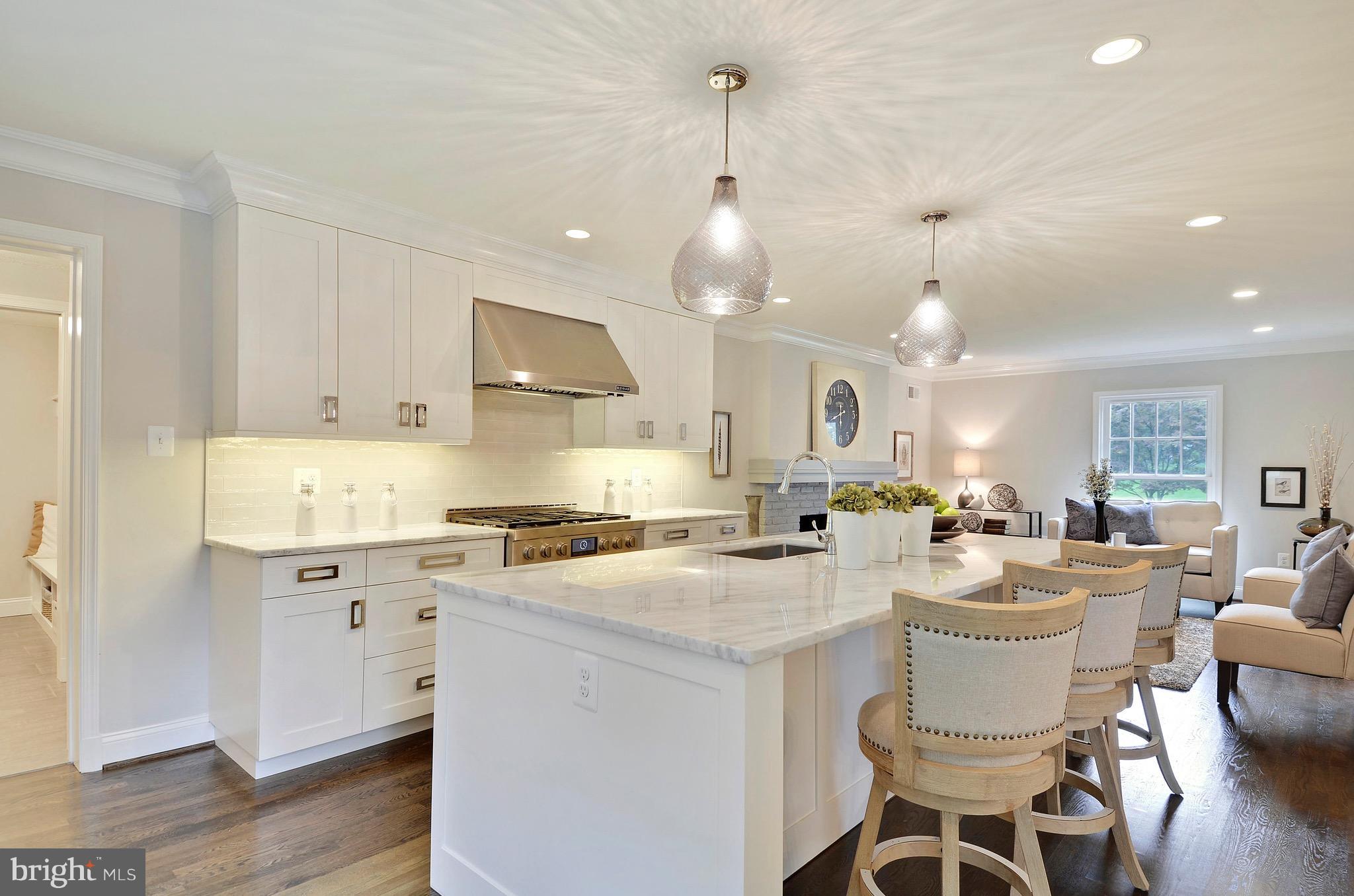 BRADLEY MANOR - Residential