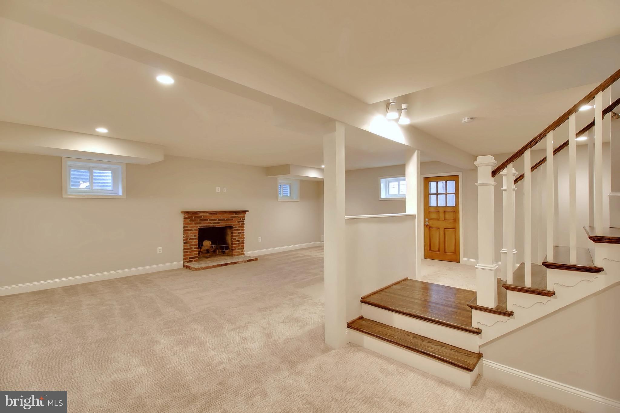 BRADLEY MANOR - Residential