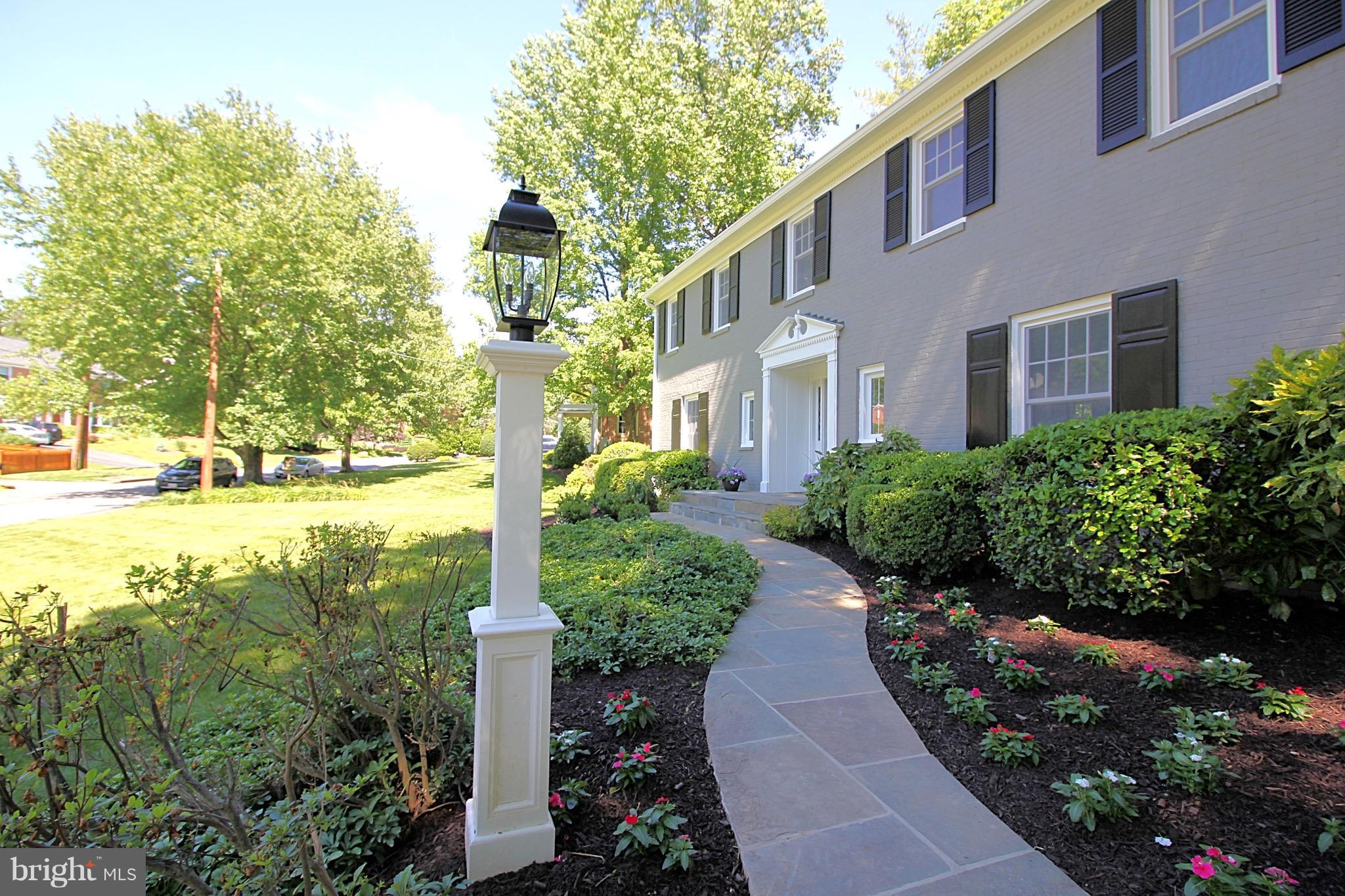 BRADLEY MANOR - Residential