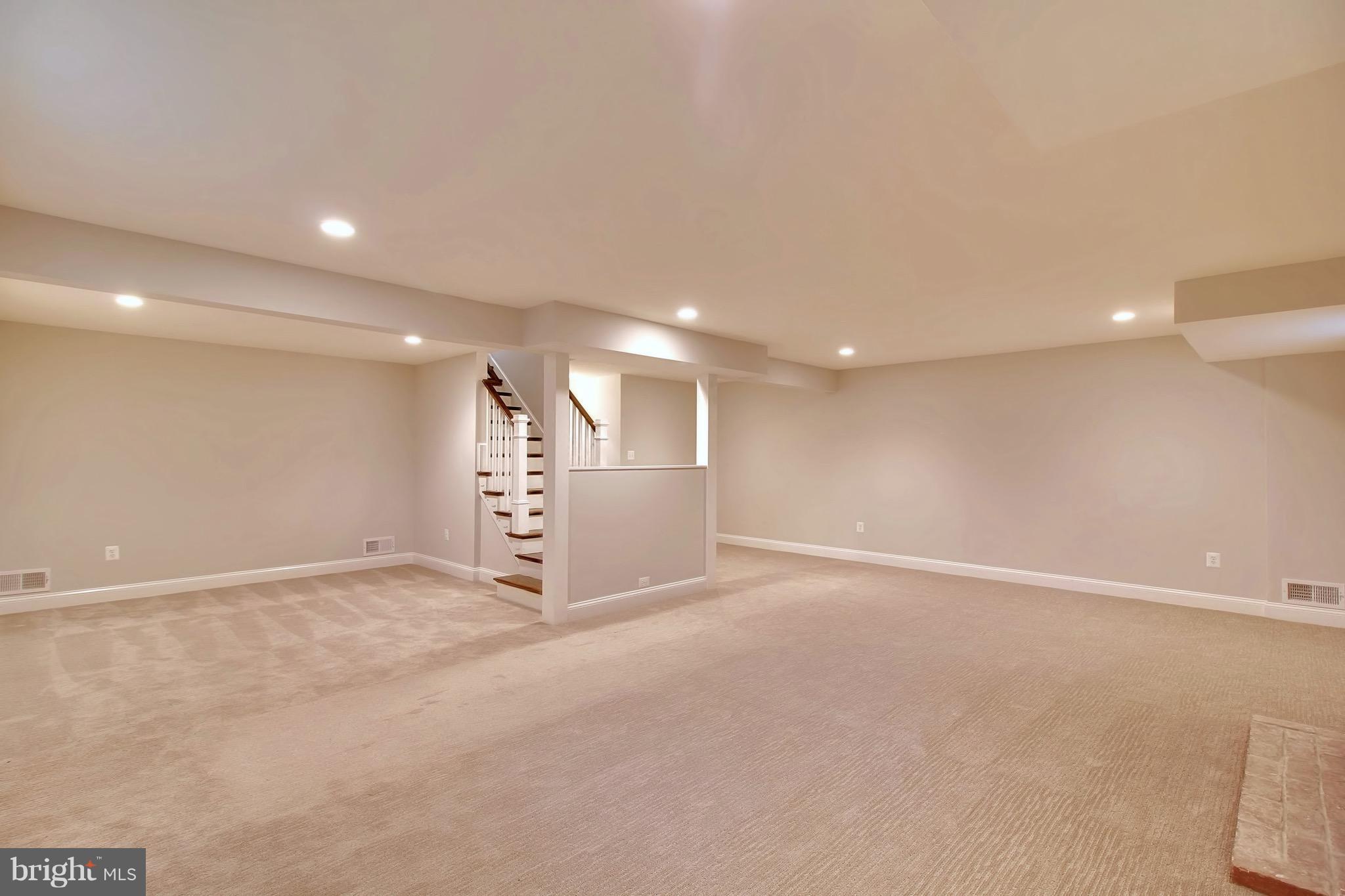 BRADLEY MANOR - Residential