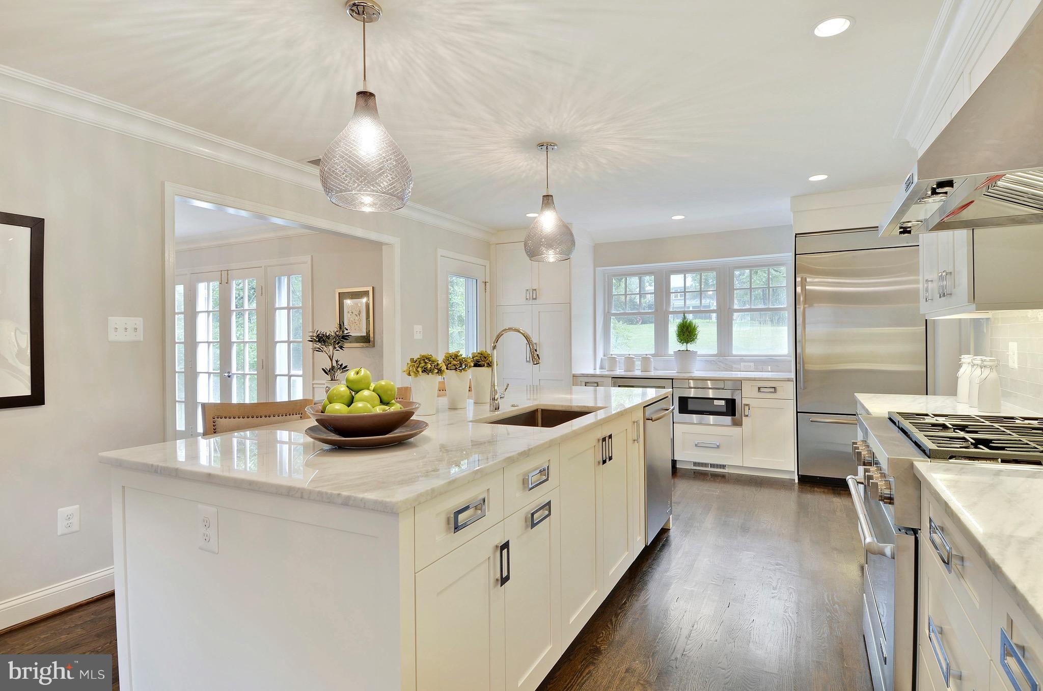 BRADLEY MANOR - Residential