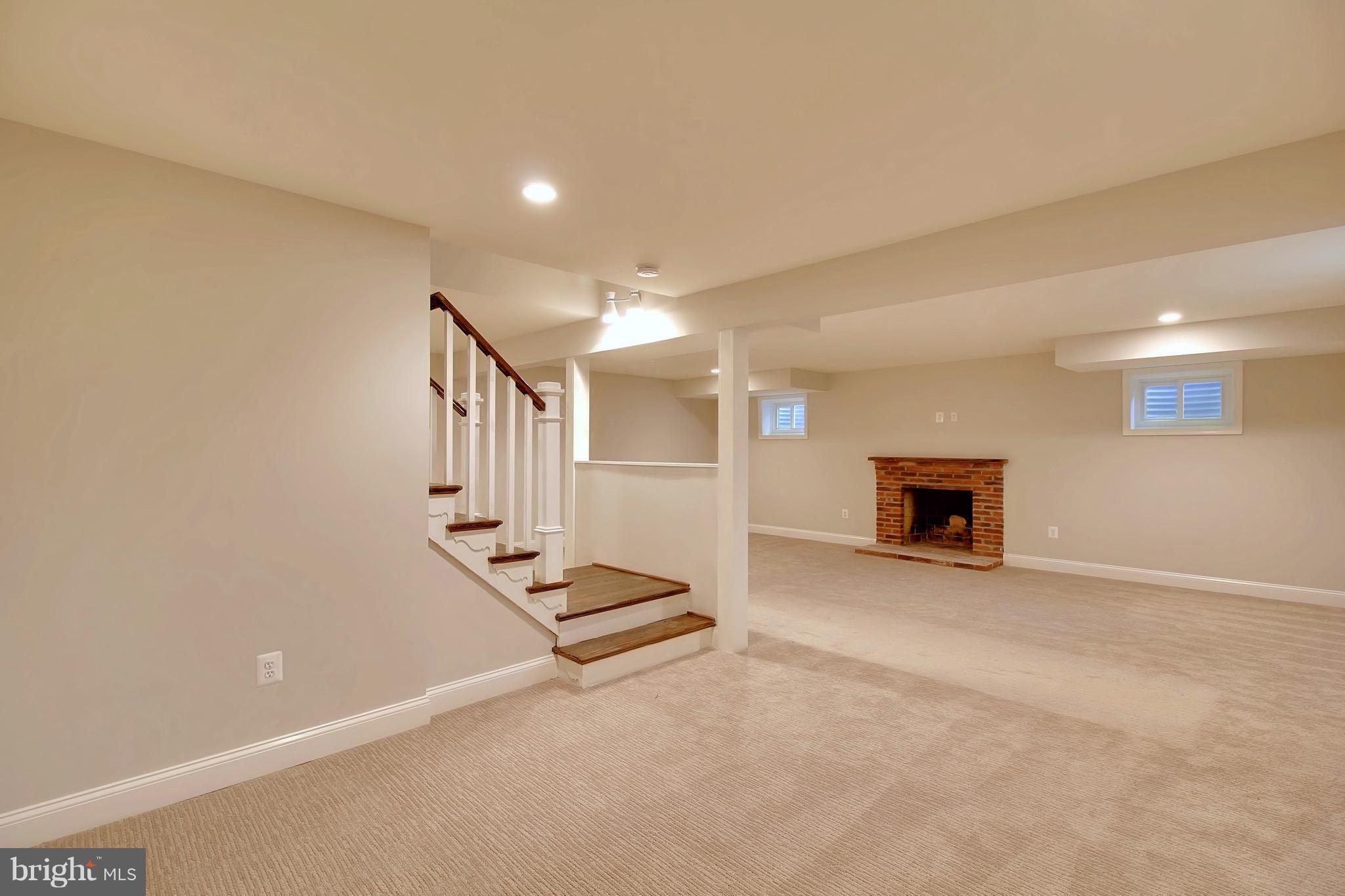 BRADLEY MANOR - Residential