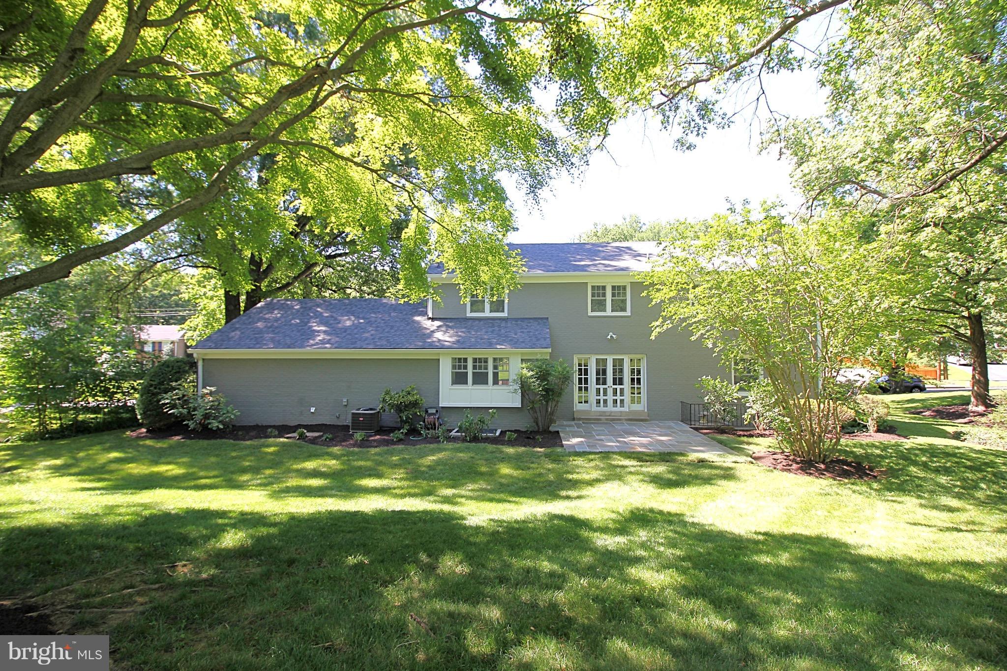 BRADLEY MANOR - Residential