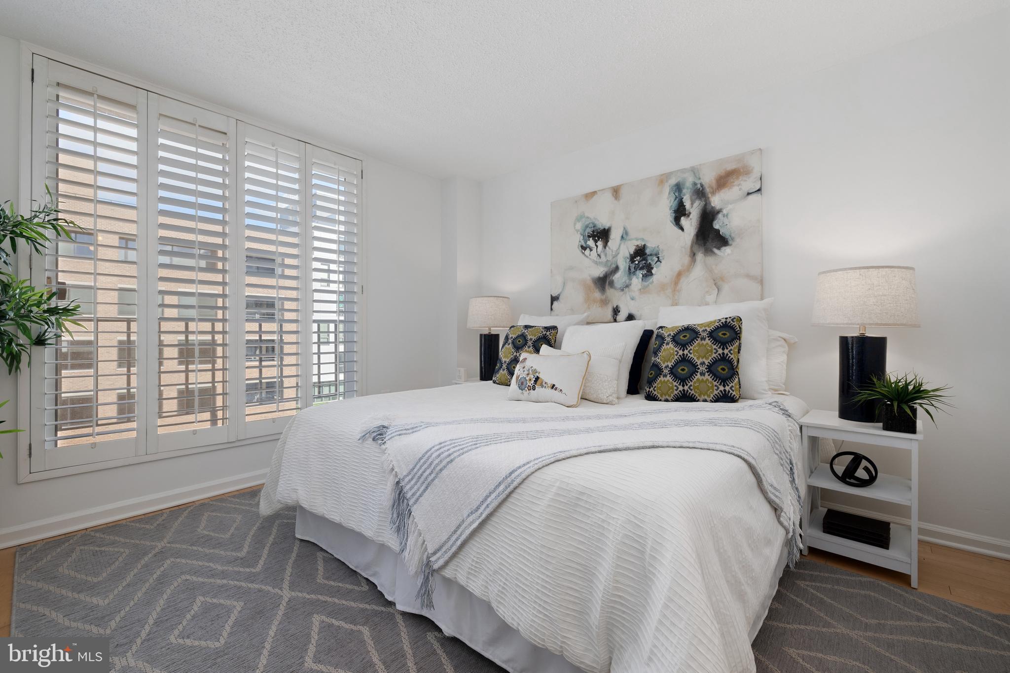 WEST END - Residential