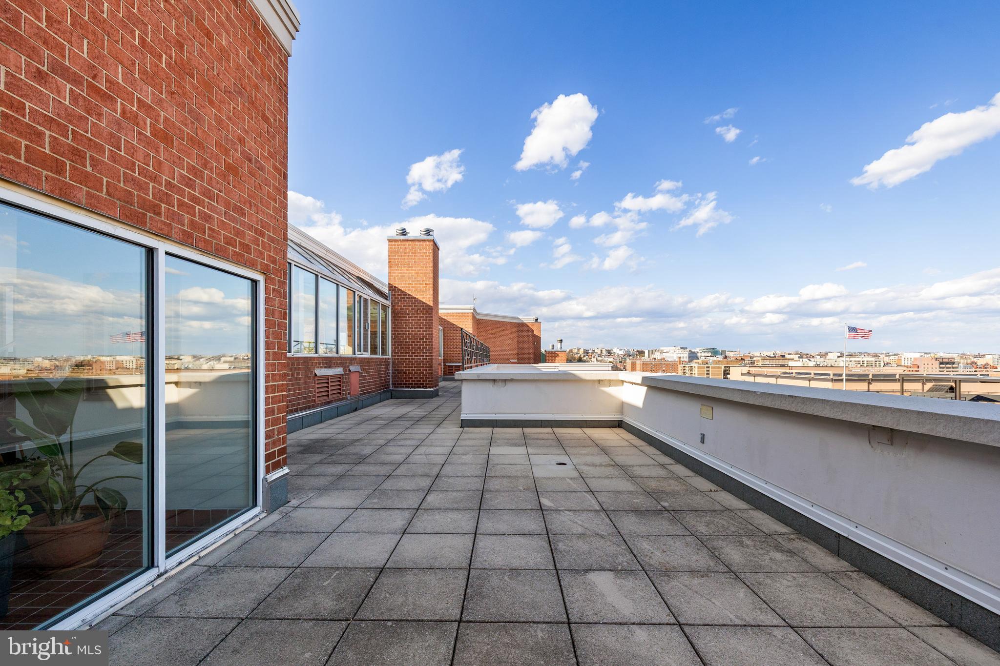 WEST END - Residential
