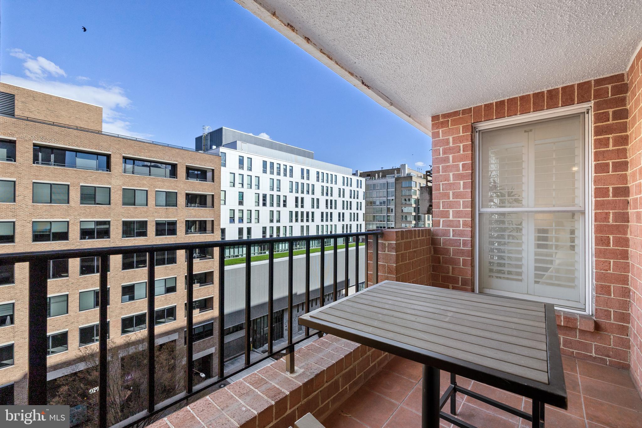 WEST END - Residential